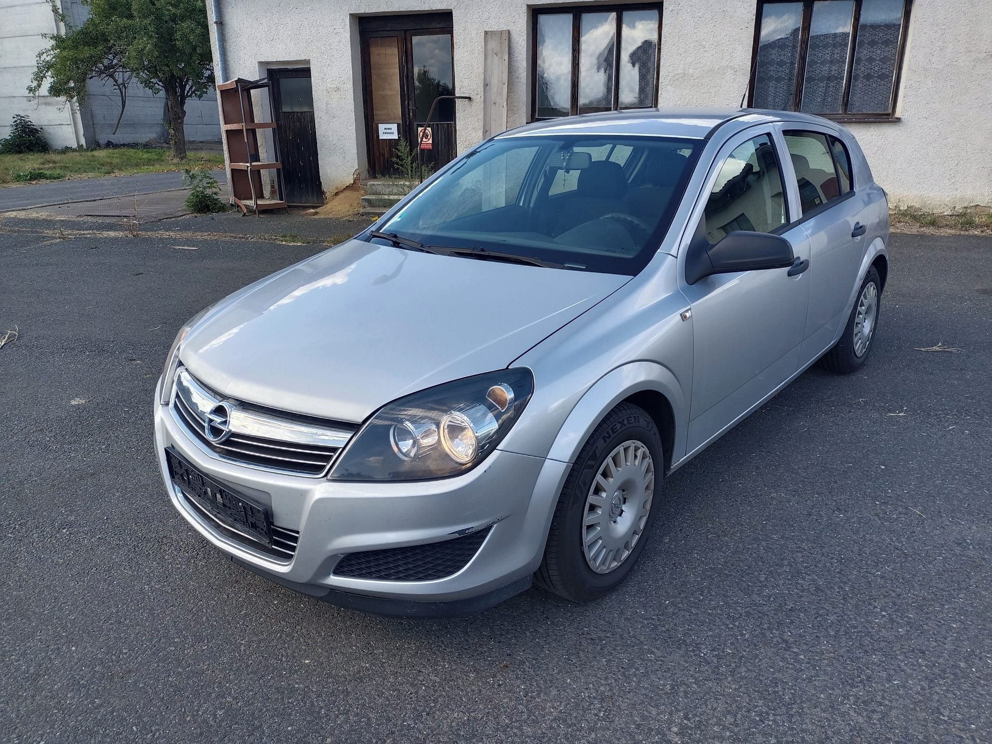 Opel Astra, H 1.4 66Kw RV.2009 - NOVÁ STK