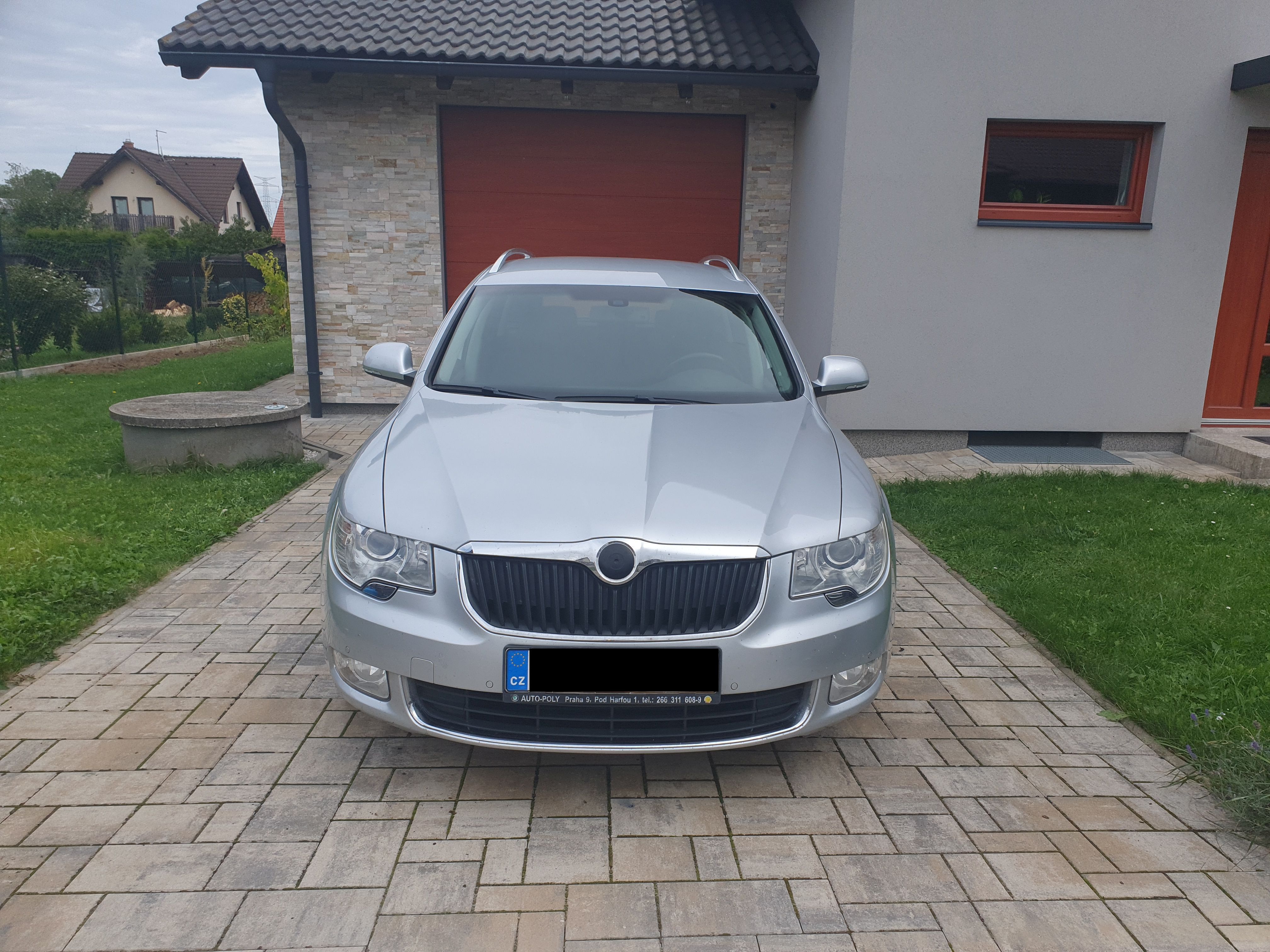 Škoda Superb, 2,0 TDi, 103 kW - fotka 2