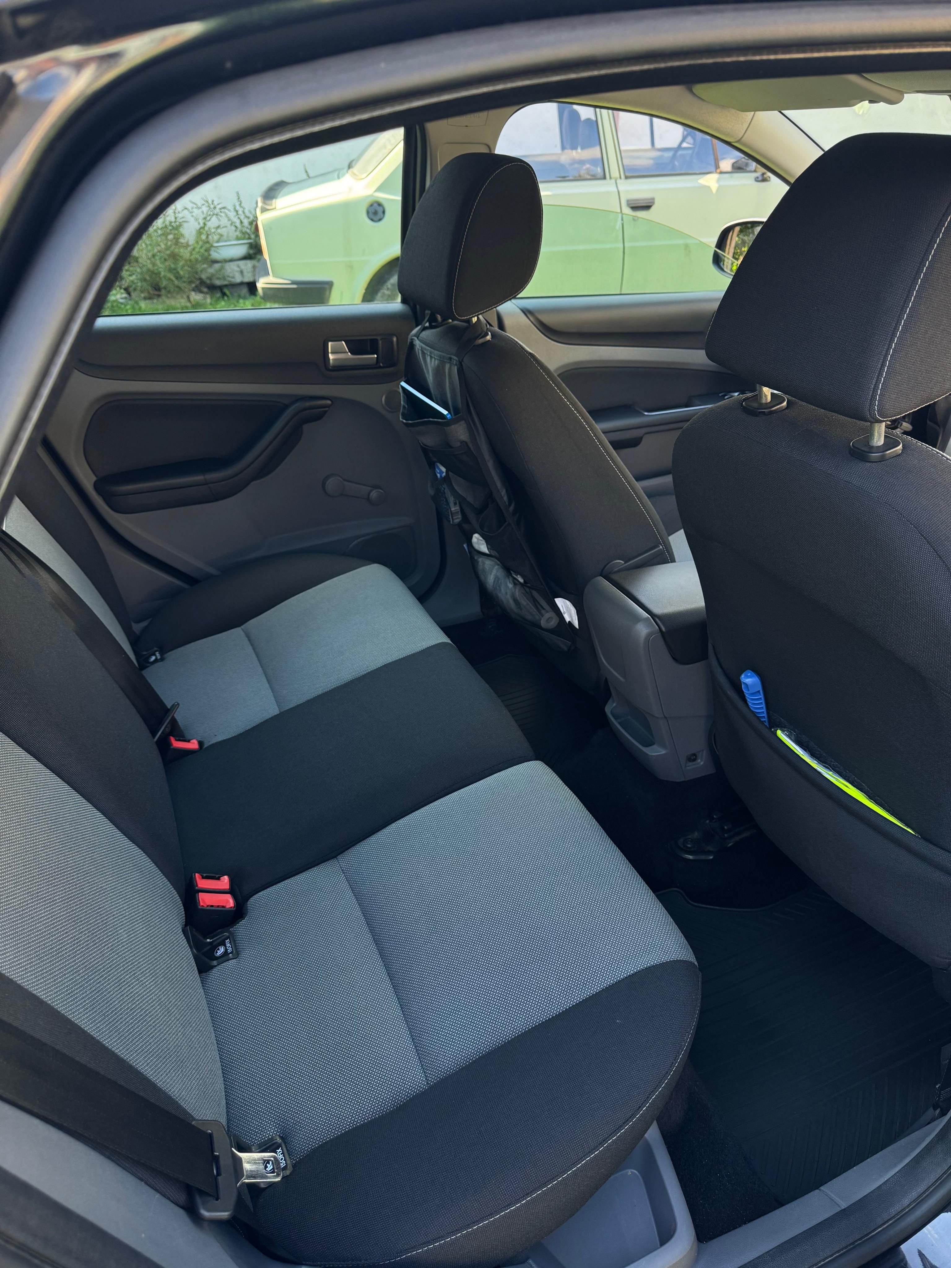 Ford Focus, Ford Focus 1.6 16V - fotka 5