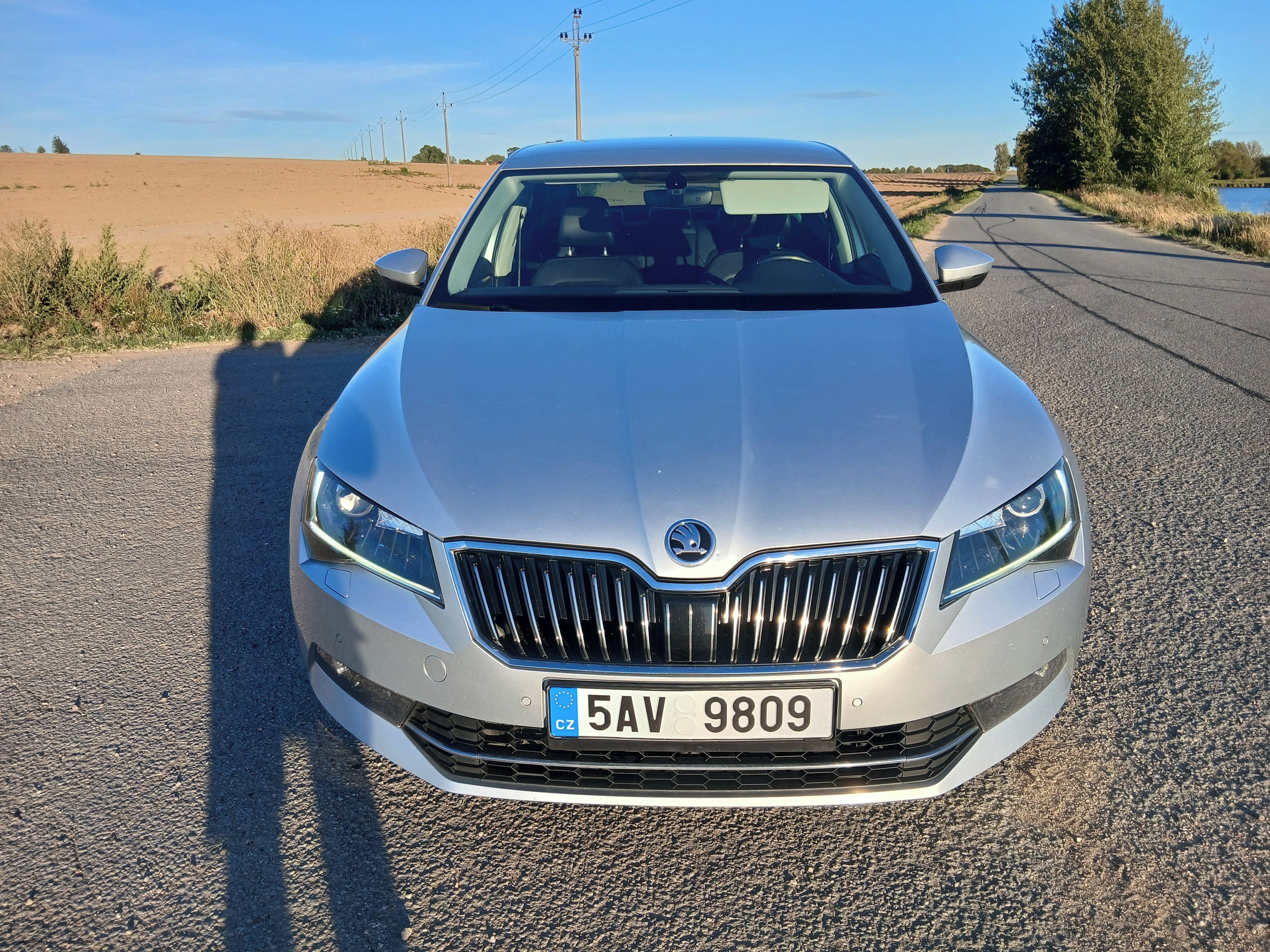 Škoda Superb, 2.0TDI 110KW 4X4 PO SERVISE - fotka 3