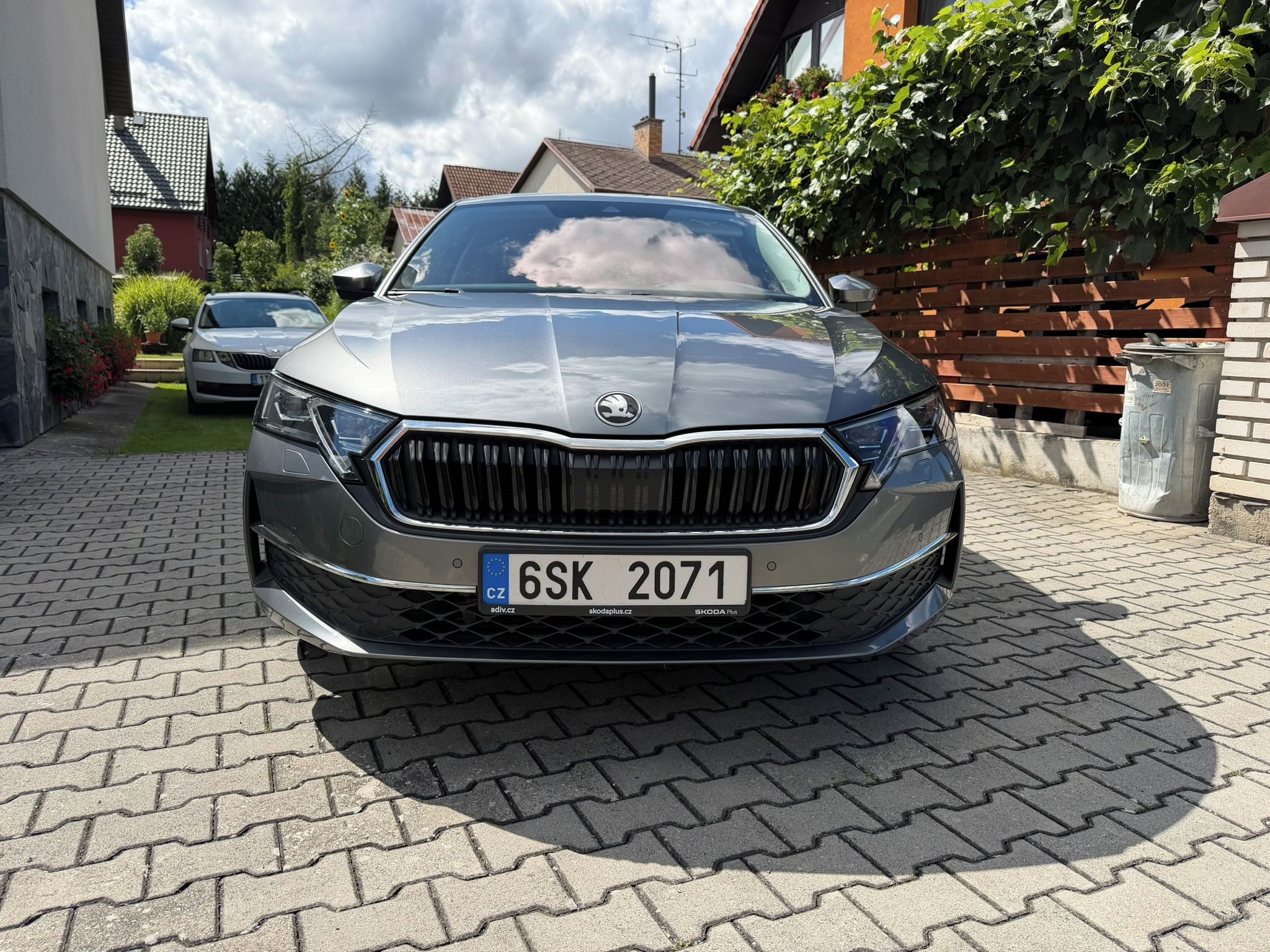 Škoda Octavia, 1.5 e-TSI 110kW Top Selection - fotka 2
