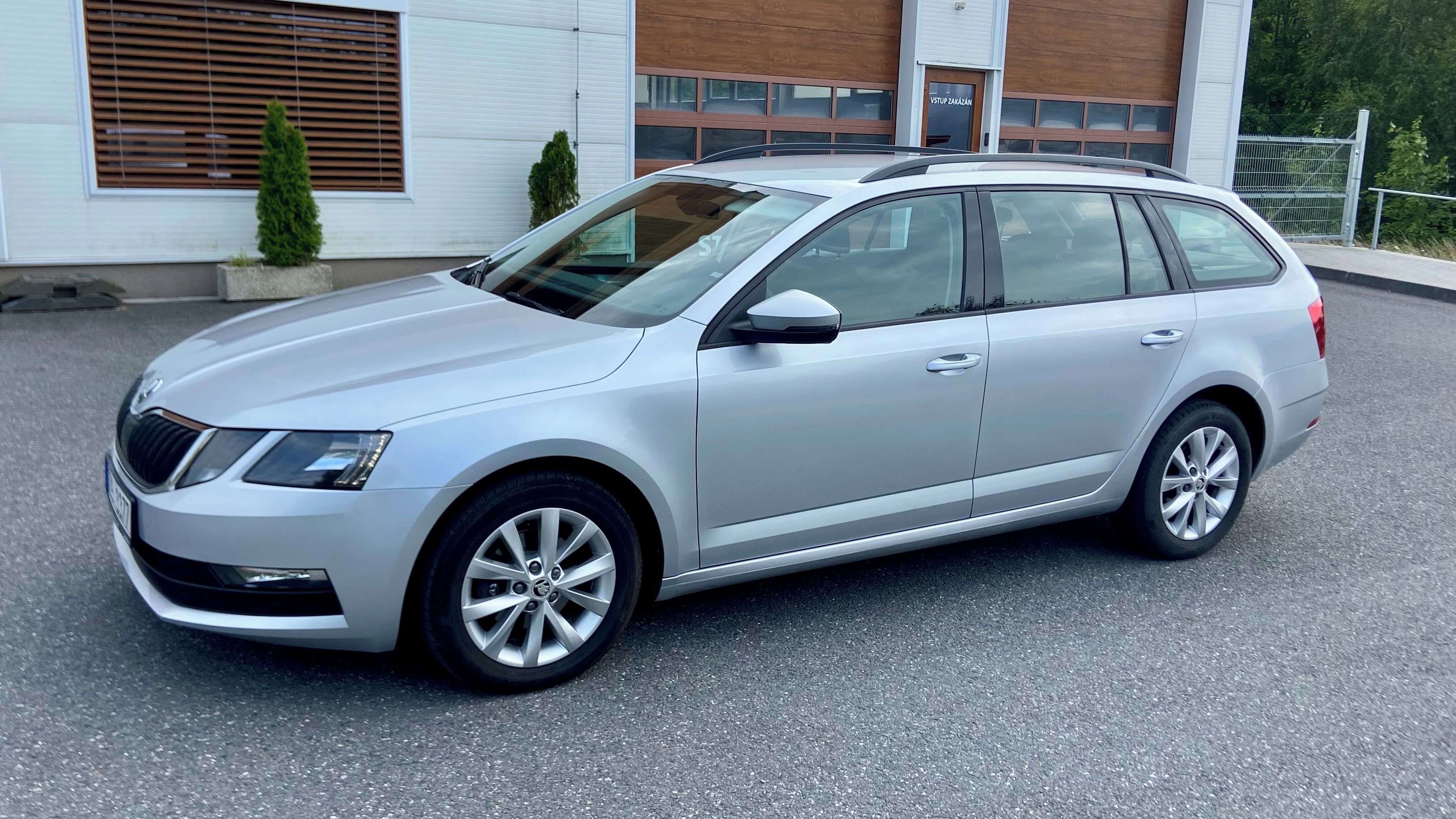 Škoda Octavia, 1.6 TDI DSG 85 KW EXECUTIVE - fotka 3
