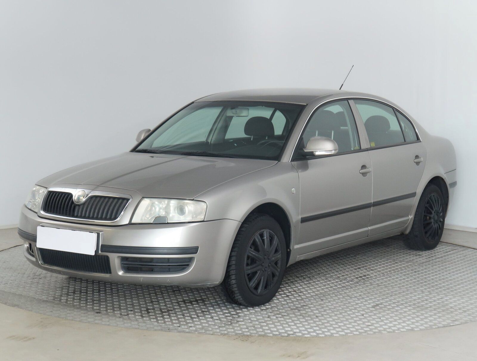 Škoda Superb, 1.9 TDI, Tažné, Klima - fotka 2