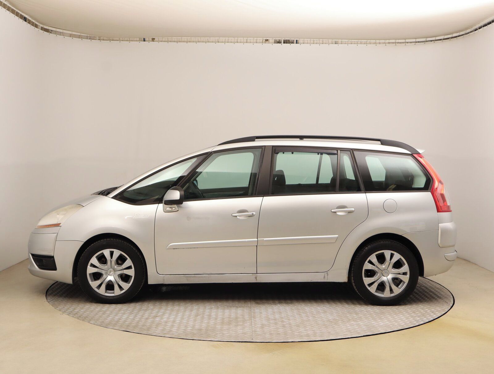 Citroën Grand C4 Picasso, 1.6 HDi, 7 míst, po STK, Klima - fotka 3