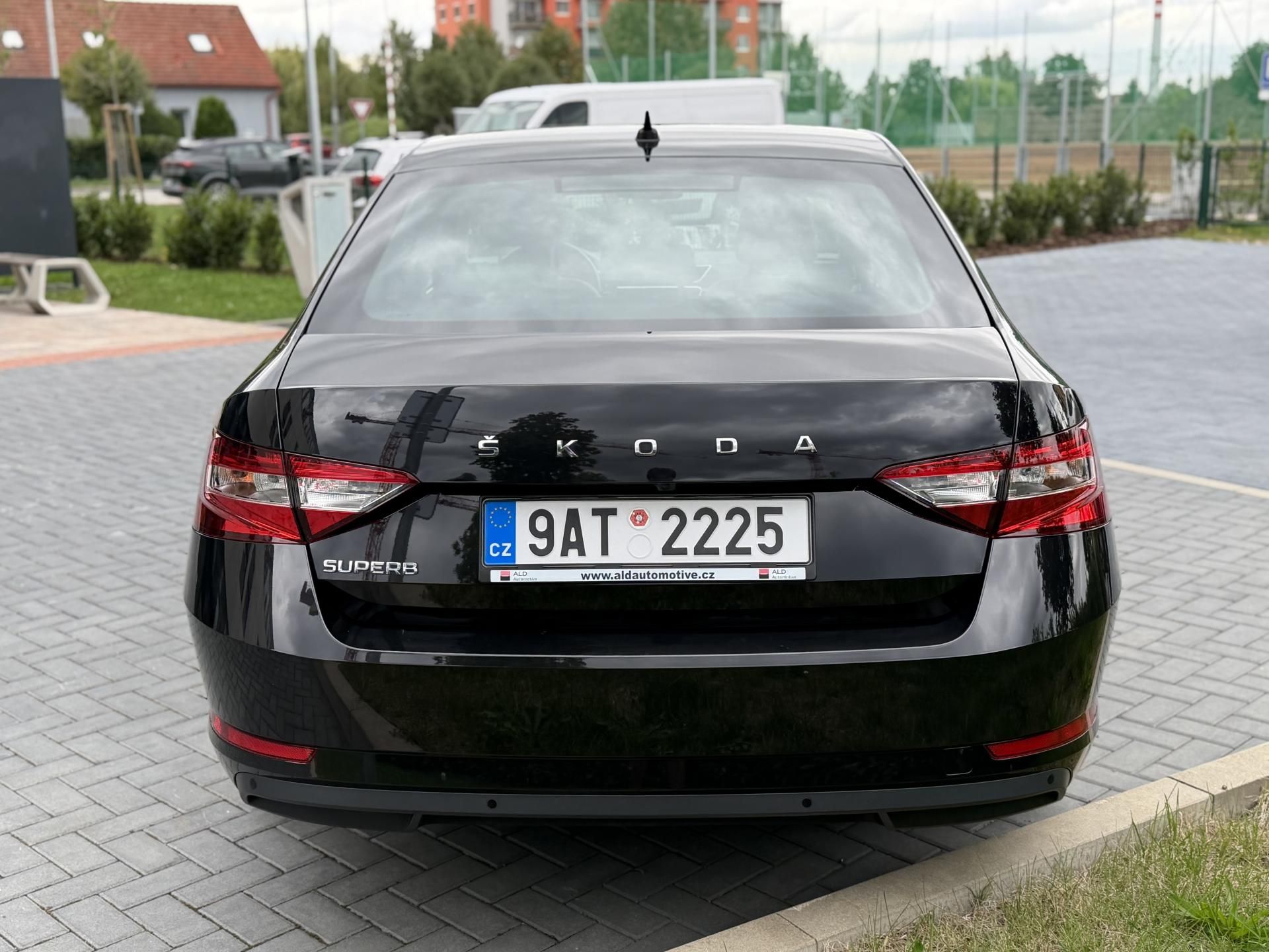 Škoda Superb, 2.0 TDi 110 kW/DSG/DPH - fotka 4