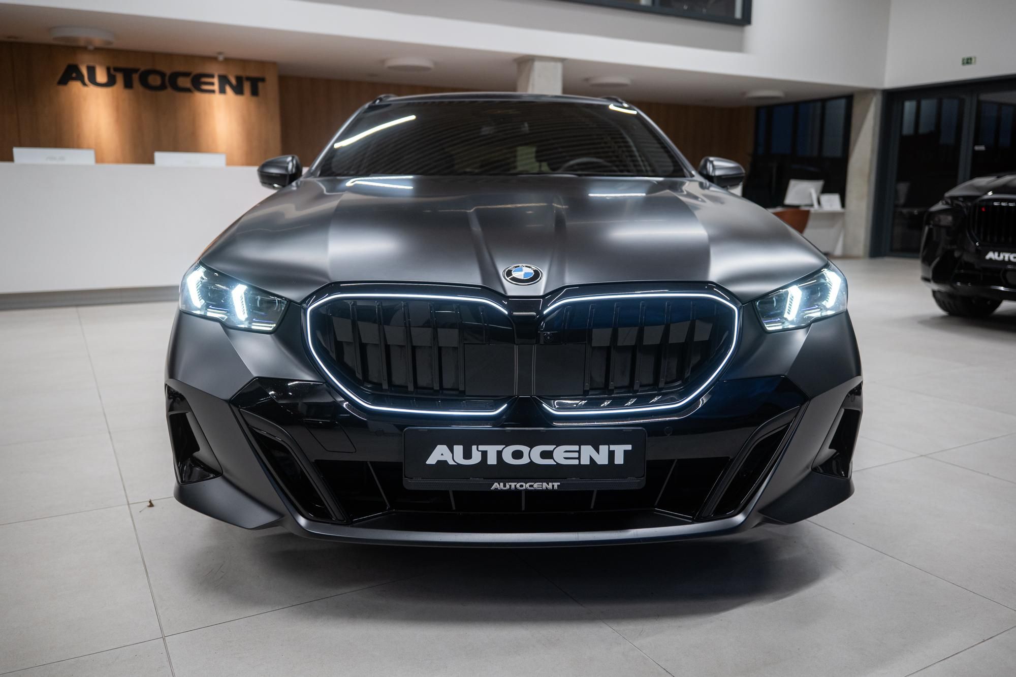 BMW Řada 5, 540xd M-SPORT MAXIMÁLNÍ VÝBAVA - fotka 3