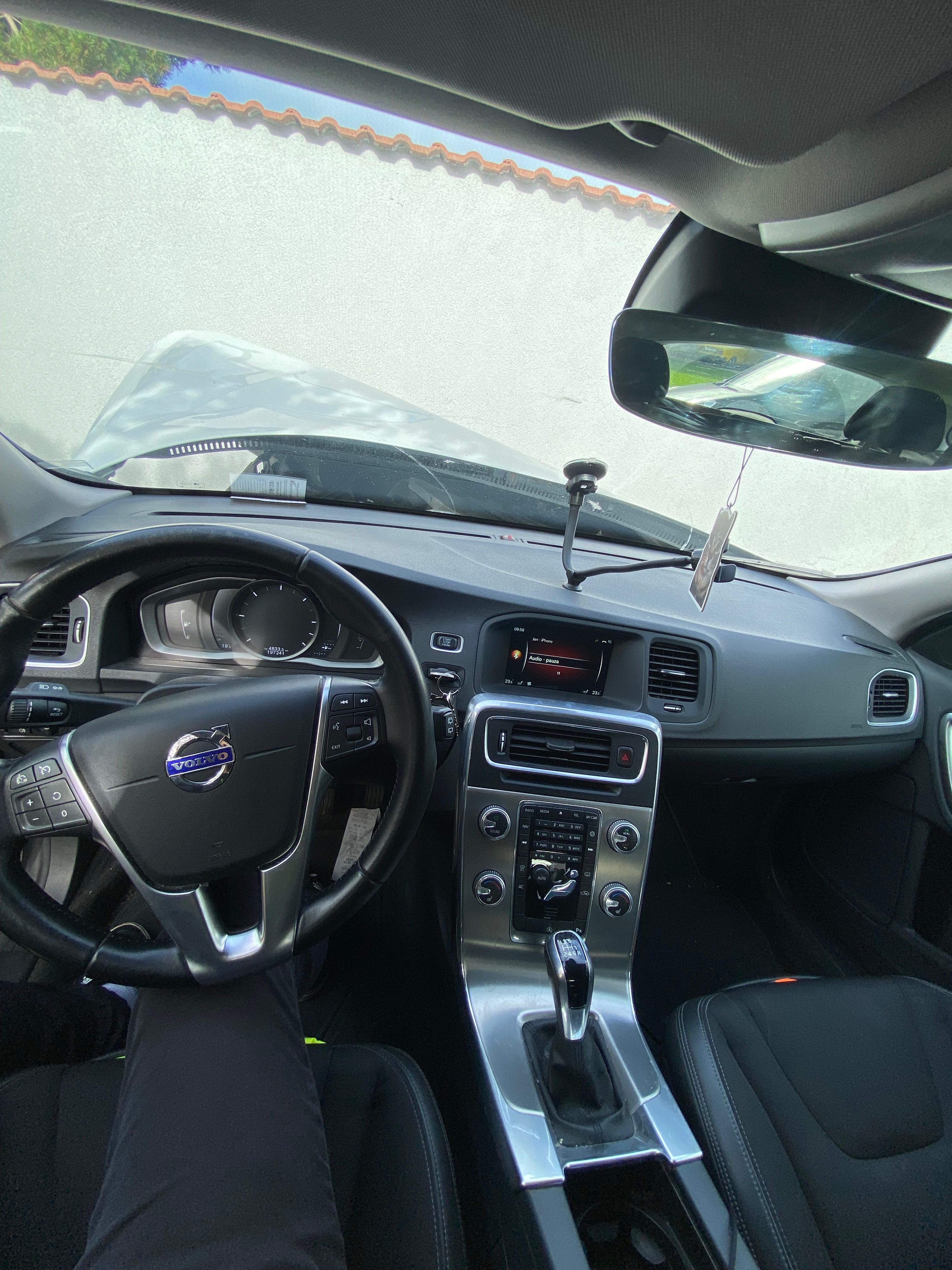 Volvo V60, Volvo v60 2.0 140kw havarováno - fotka 4