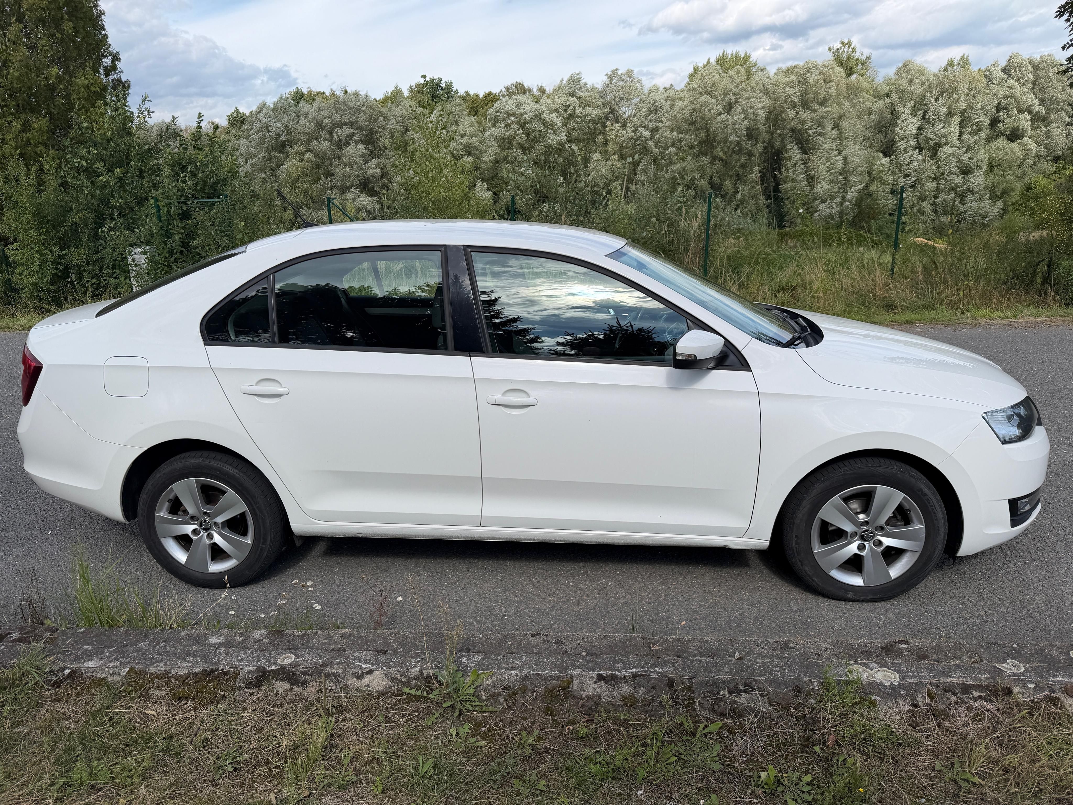 Škoda Rapid, 1.0TSi-manuál,klima,vyhř.sedač - fotka 5