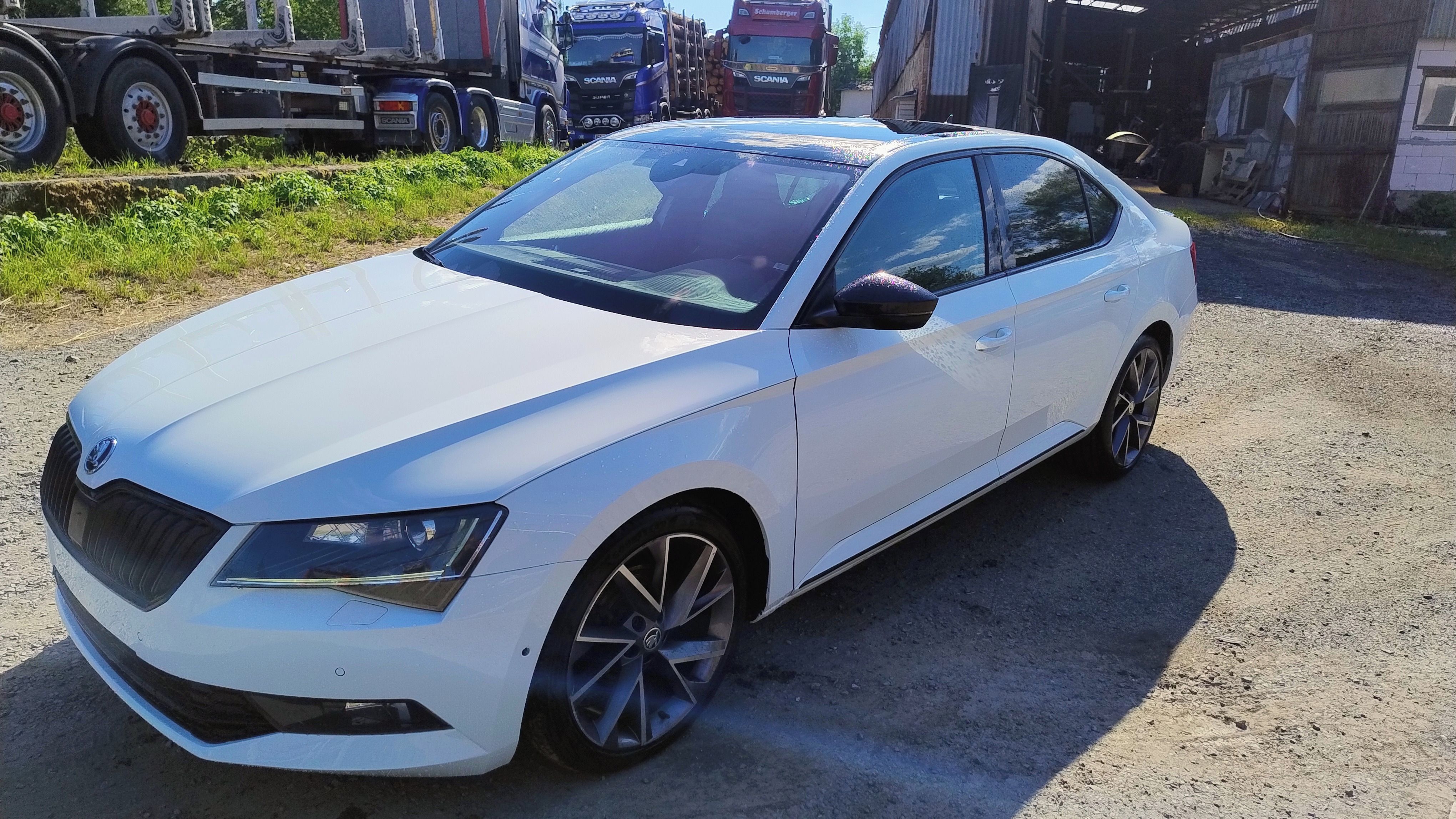 Škoda Superb - fotka 6