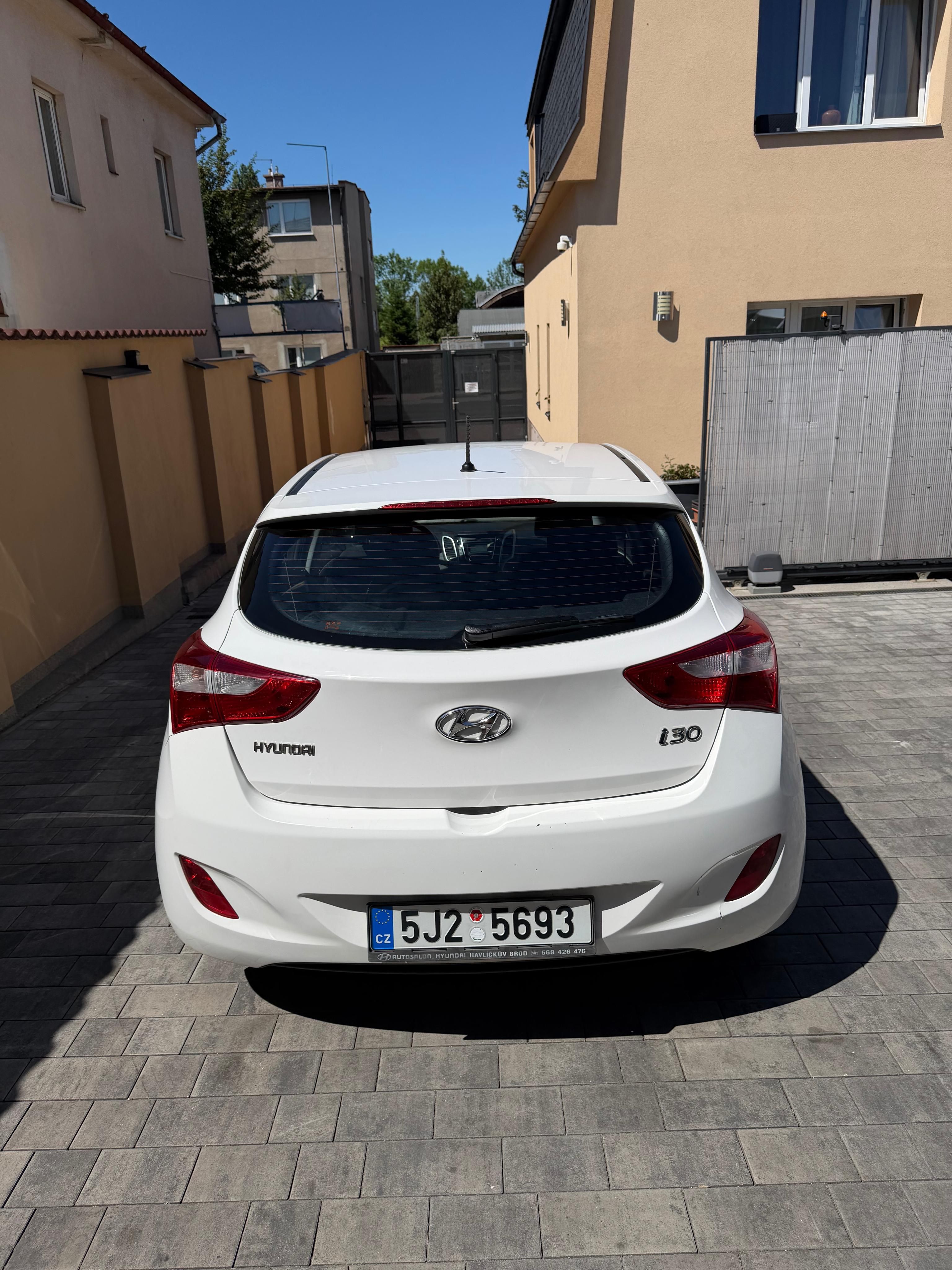 Hyundai i30, 1.4BA 1 MAJITEL ČR N.PNEU SER. - fotka 4
