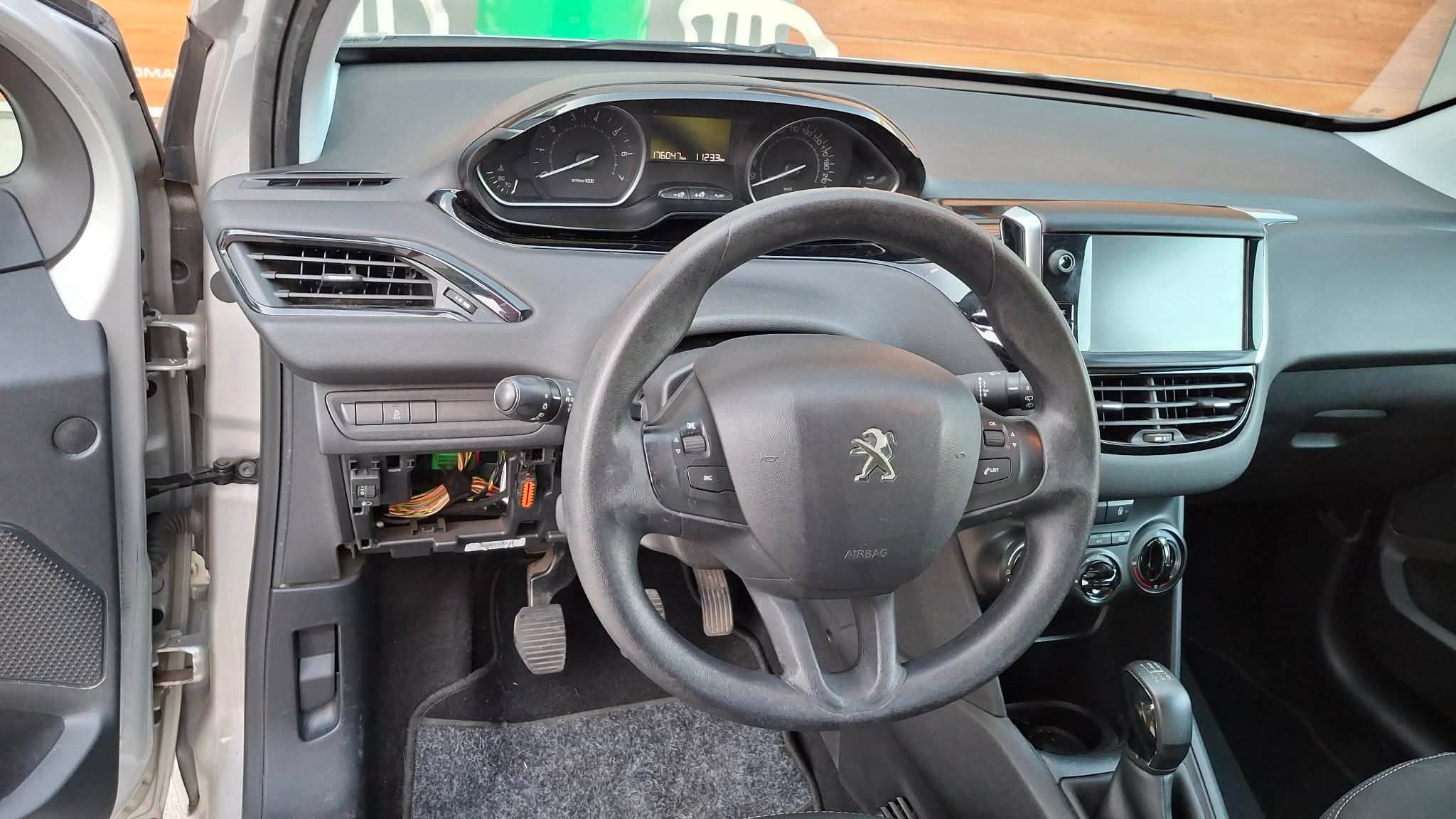 Peugeot 208, 1.2 - fotka 5