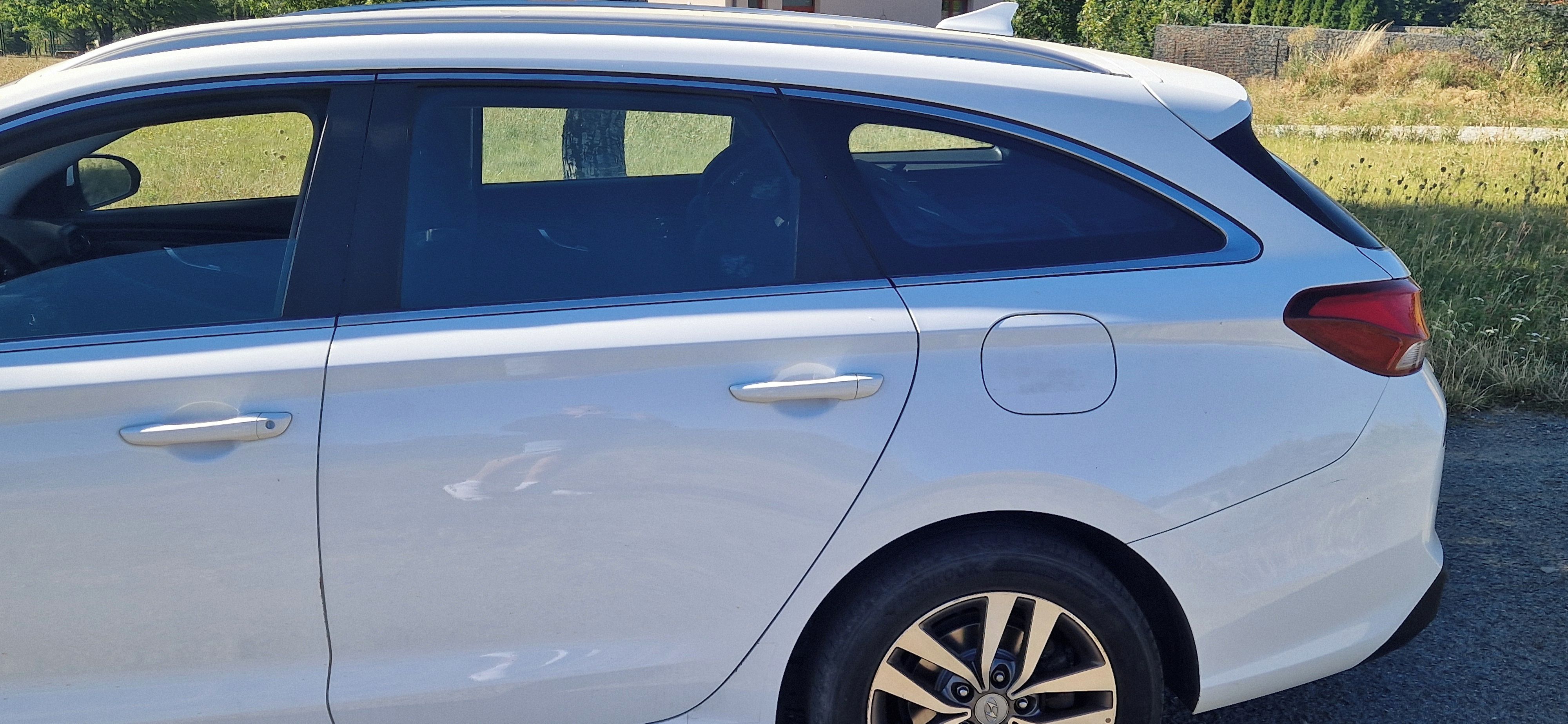 Hyundai i30, Servisovany po stk top cena - fotka 5
