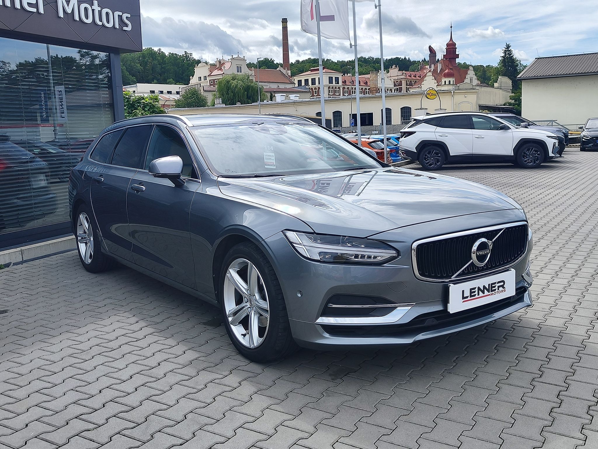 Volvo V90, D3 2.0/110kW Momentum AT - fotka 3