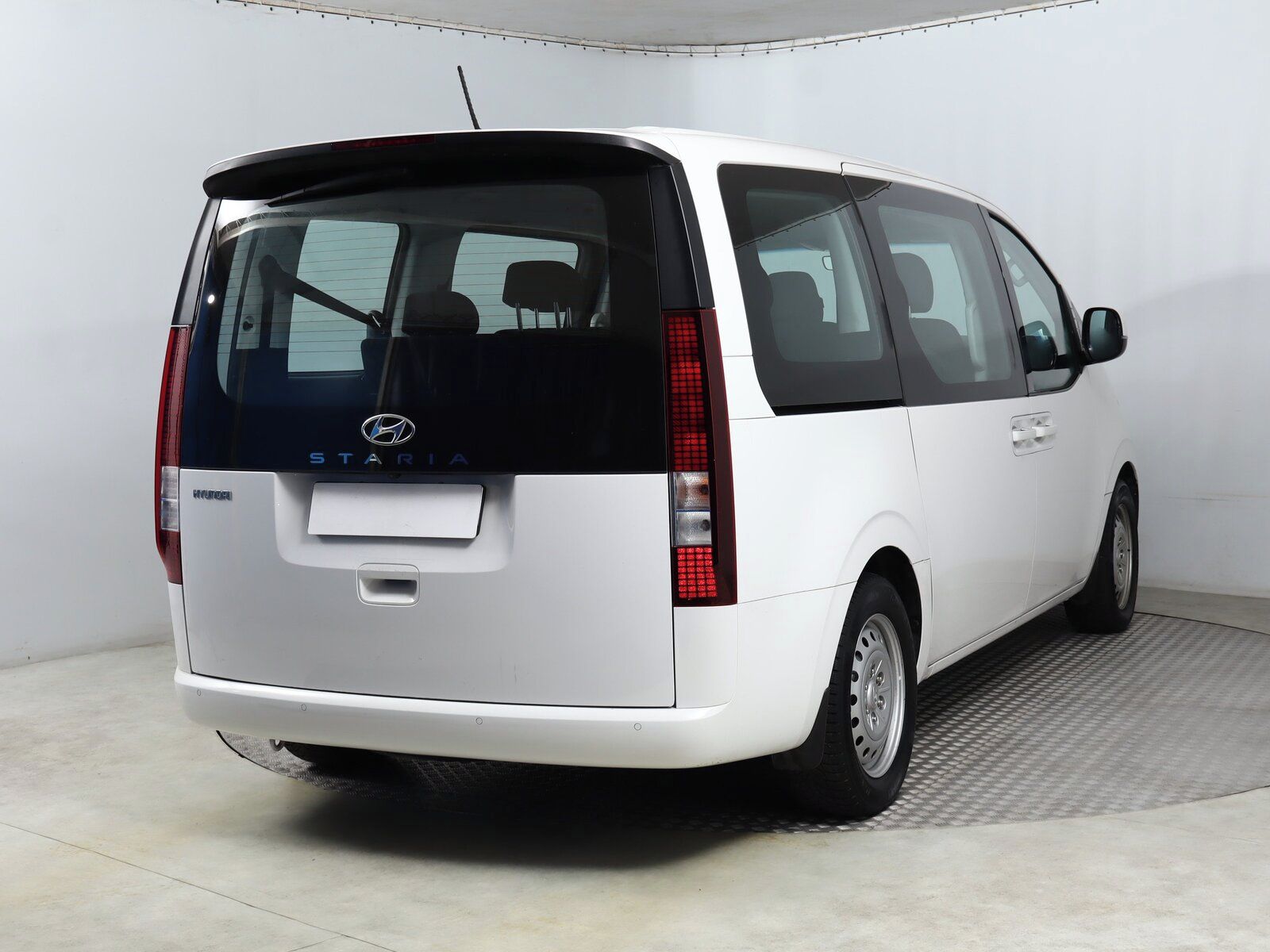 Hyundai Staria, 2.2 CRDi, Klima, ČR, 1Maj, DPH - fotka 5