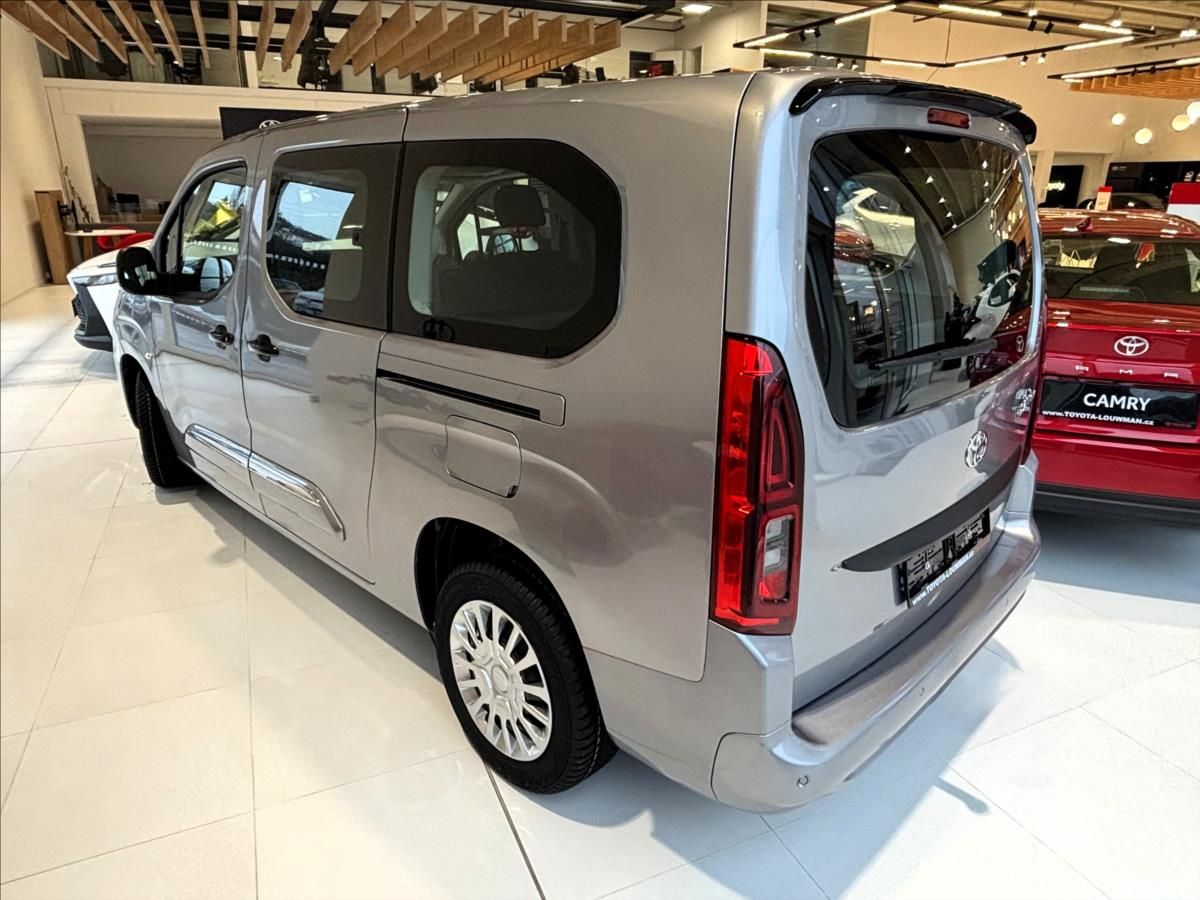 Toyota Proace City Verso, 1,5   LWB 1.5D 130 MT Business - fotka 5