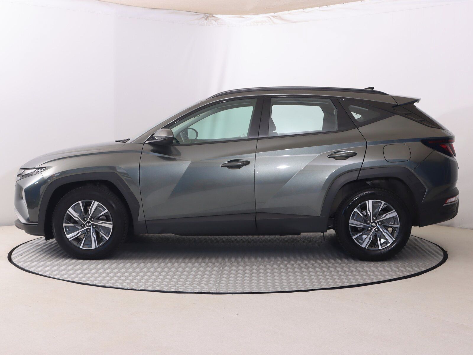 Hyundai Tucson, 1.6 T-GDI, Family, Serv.kniha - fotka 3