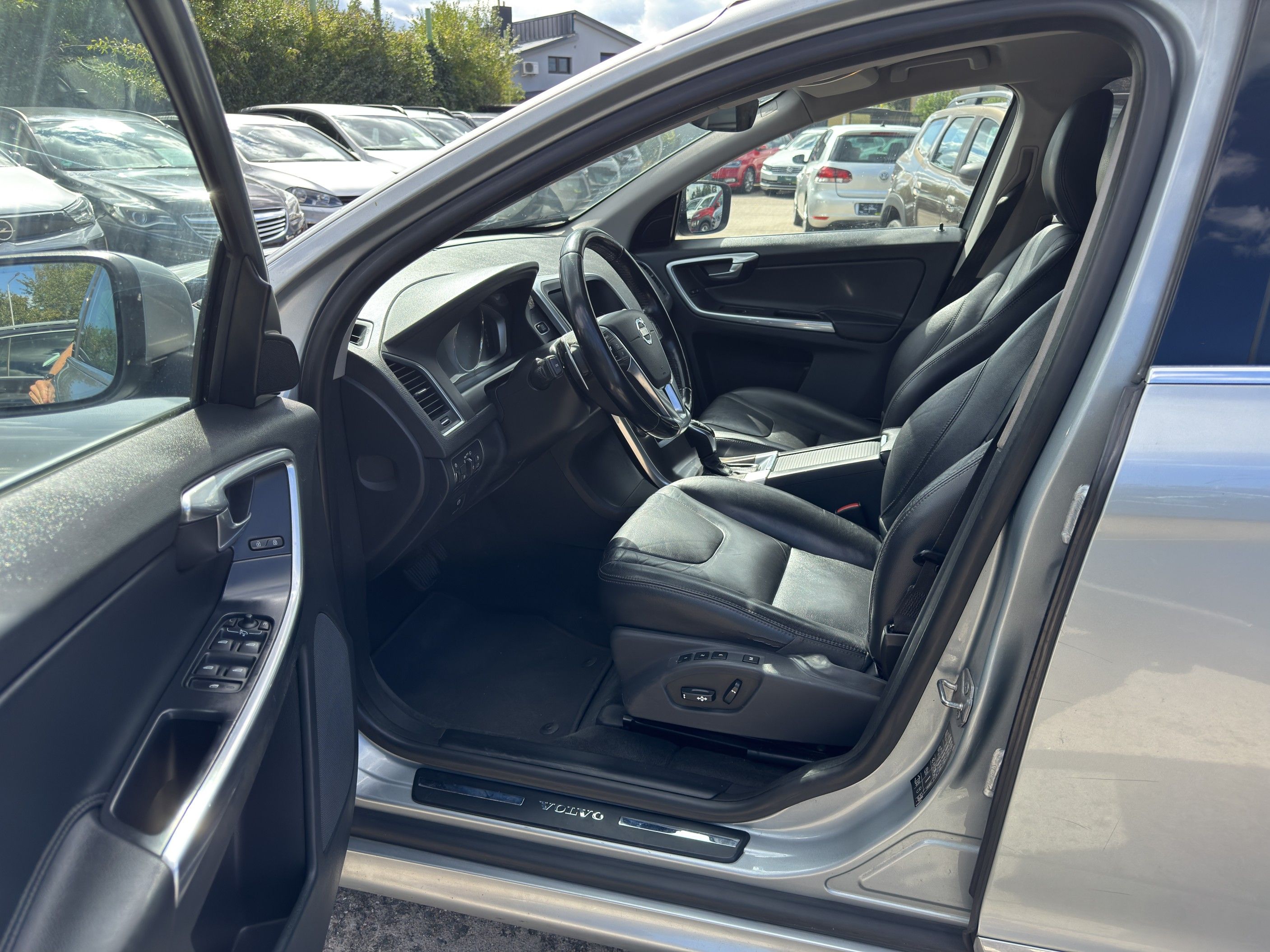 Volvo XC60, 2.4 D 158 kW - fotka 4