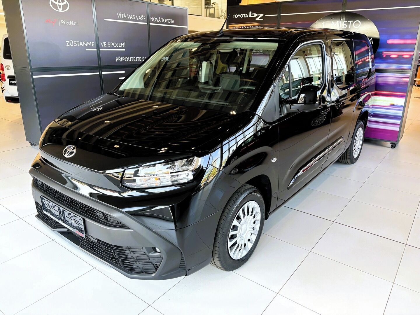 Toyota Proace City Verso, 1,2 Business LWB 7 míst - fotka 3