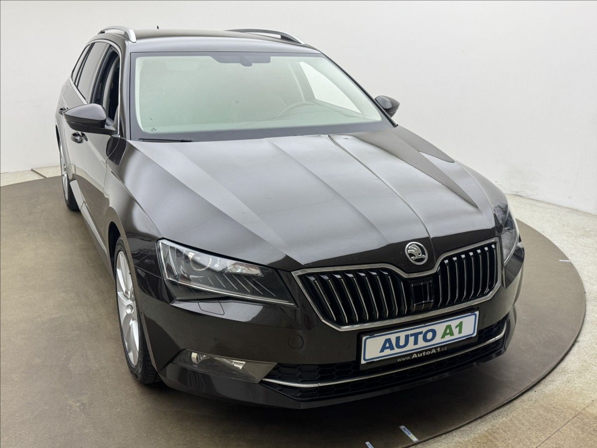 Škoda Superb, 2,0 DSG STYLE+ CANTON DPH ČR - fotka 3