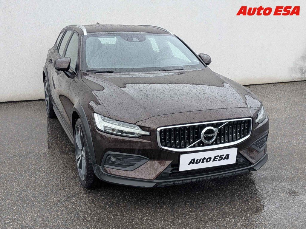 Volvo V60, 2.0D 4x4,Cross Country,AT