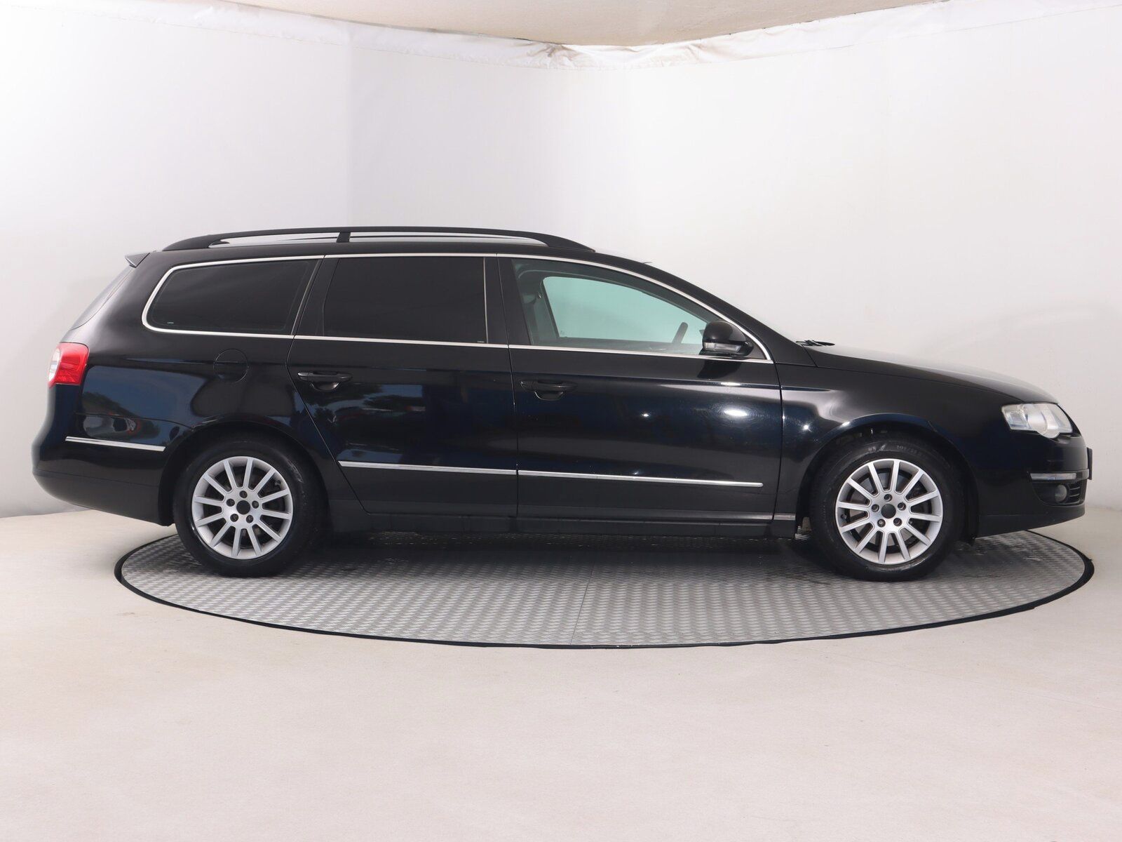 Volkswagen Passat, 1.6 TDI - fotka 6