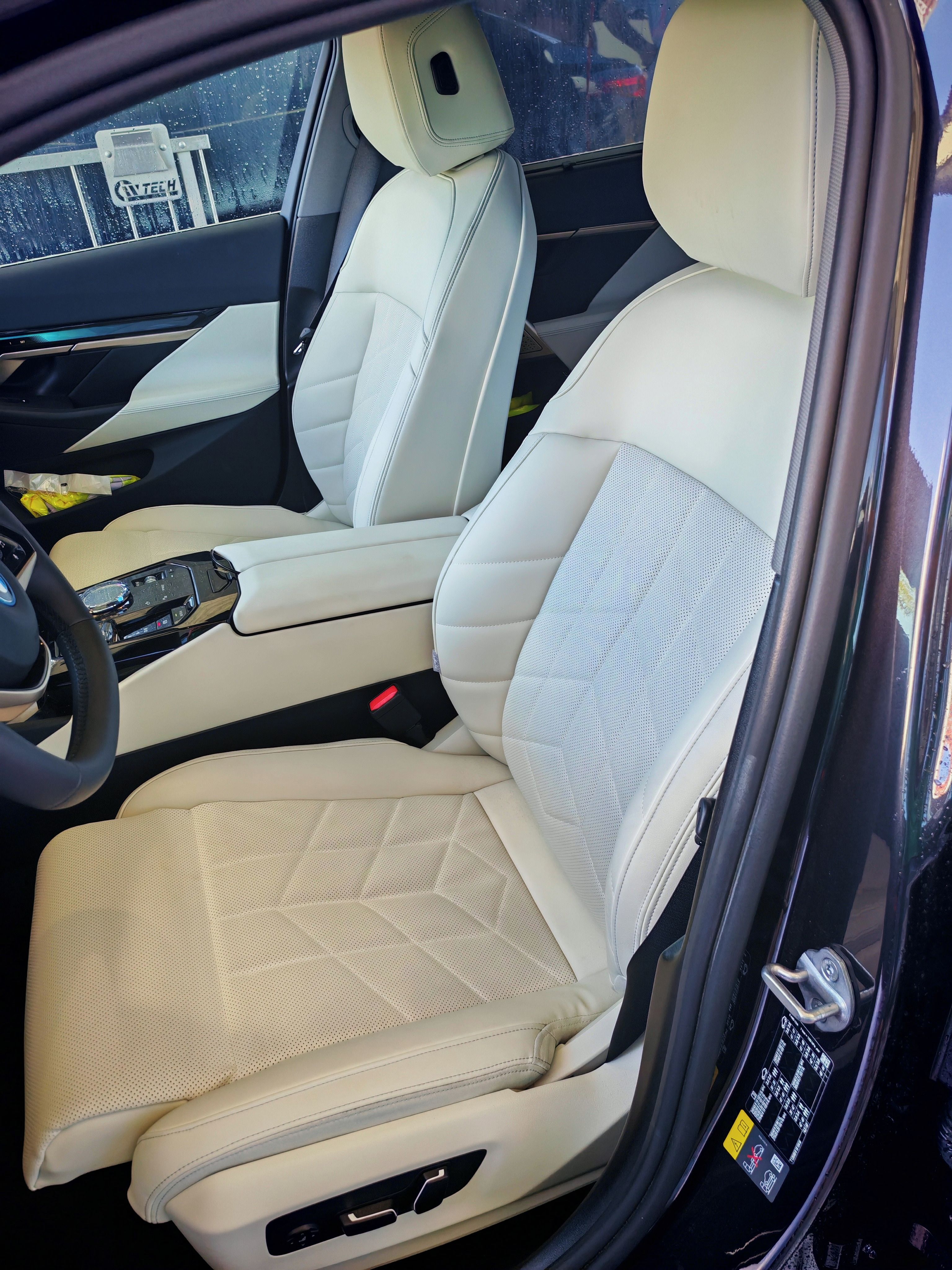 BMW i5, BMW i5 edrive40 - fotka 6