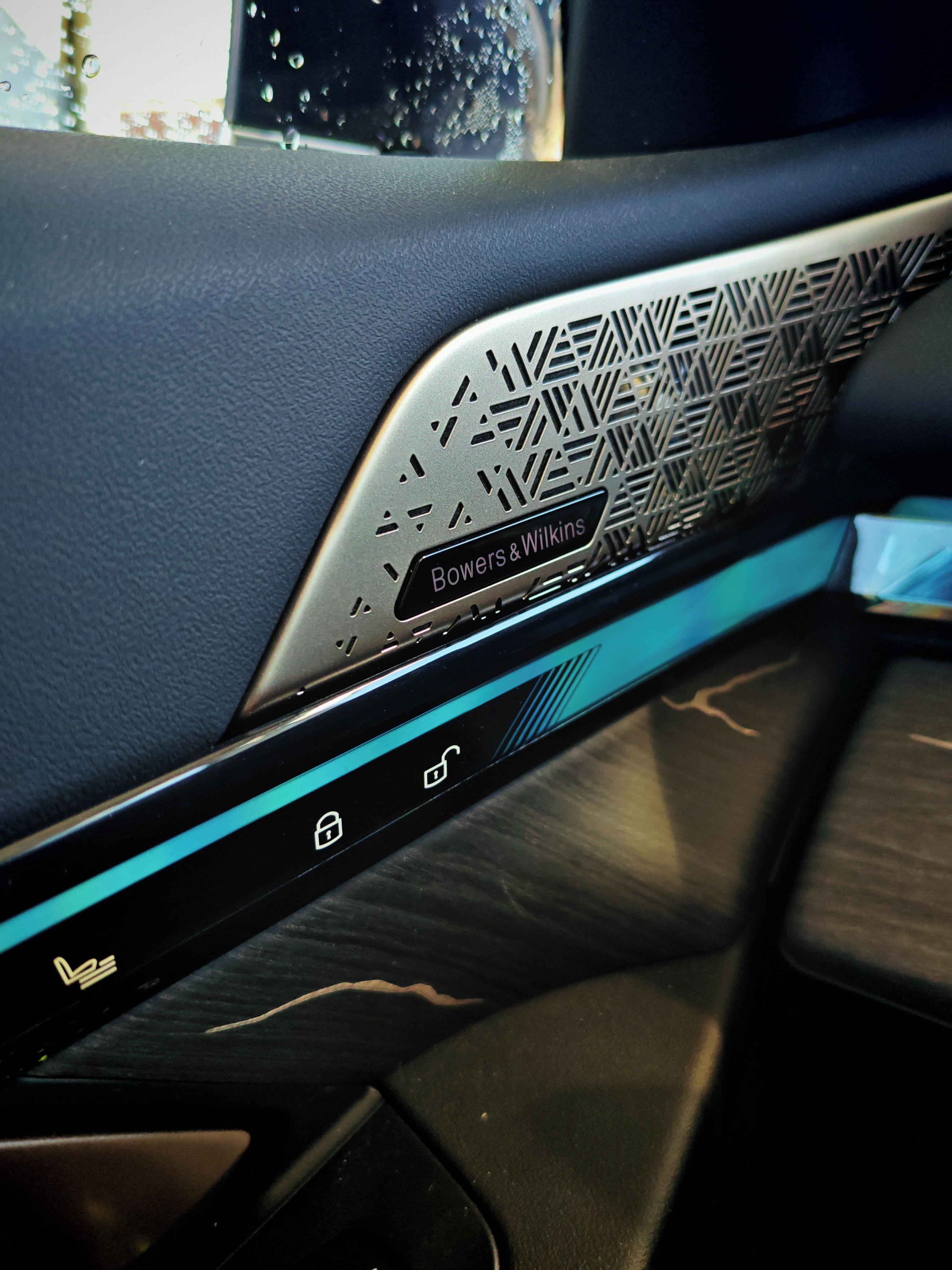 BMW i5, BMW i5 edrive40 - fotka 4