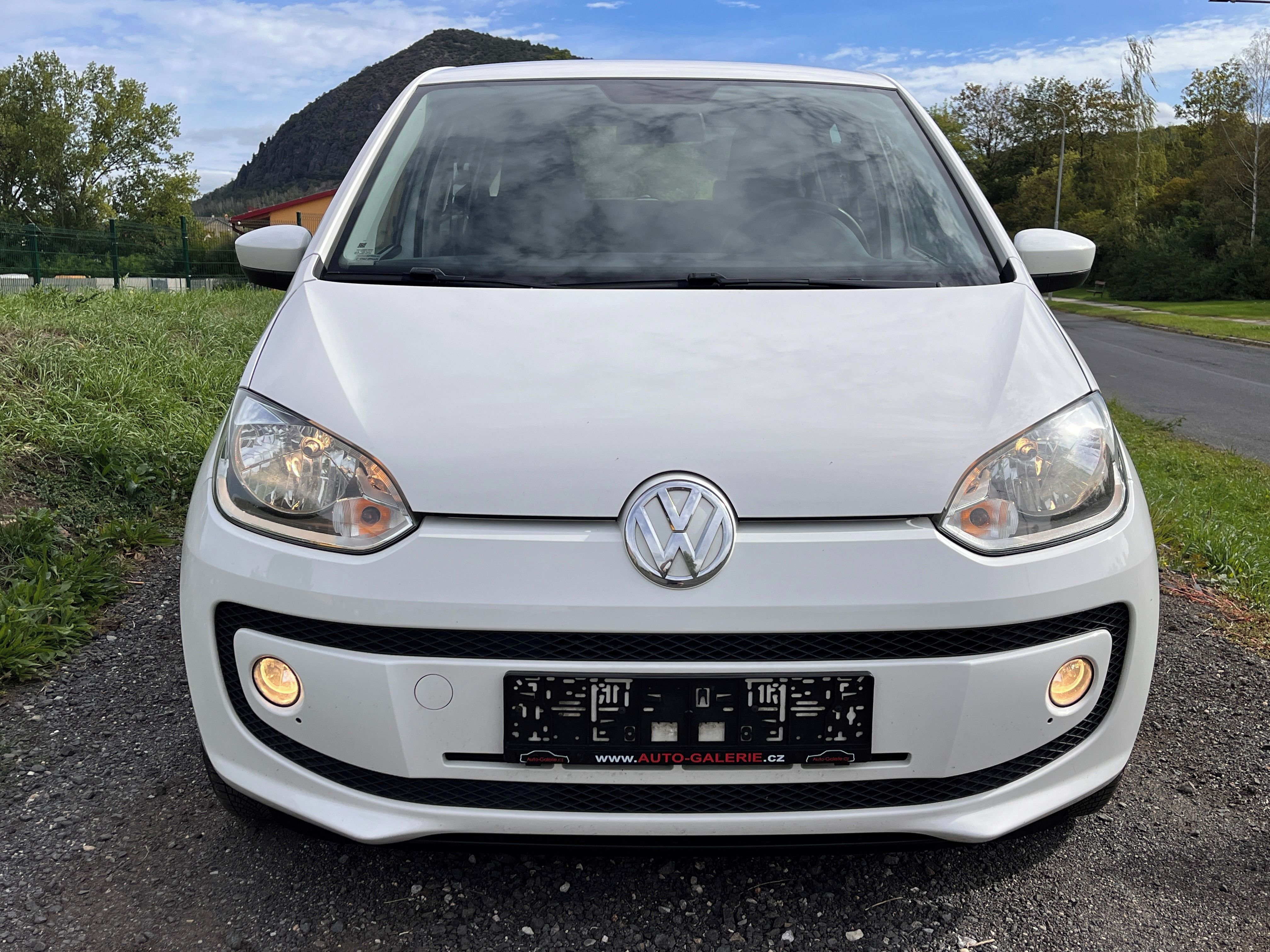 Volkswagen Up!, 5DV, VÝHŘEVY, KLIMA, SERVIS! - fotka 3