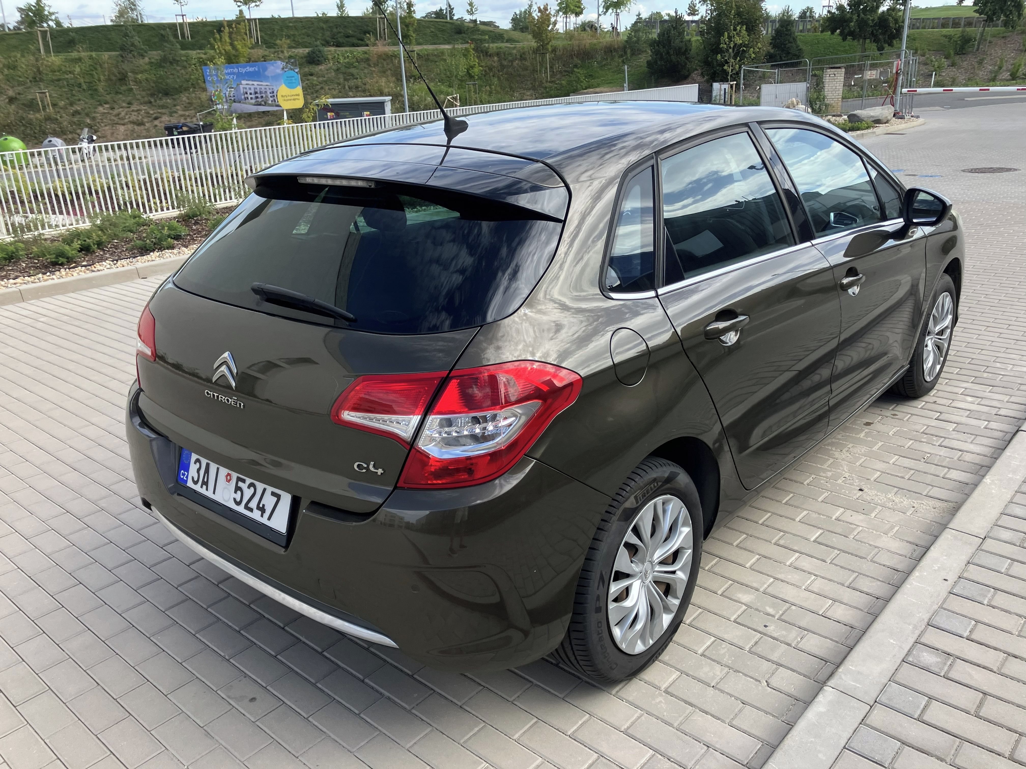 Citroën C4, 1.6i, ČR, po servisu,STK, pneu - fotka 4