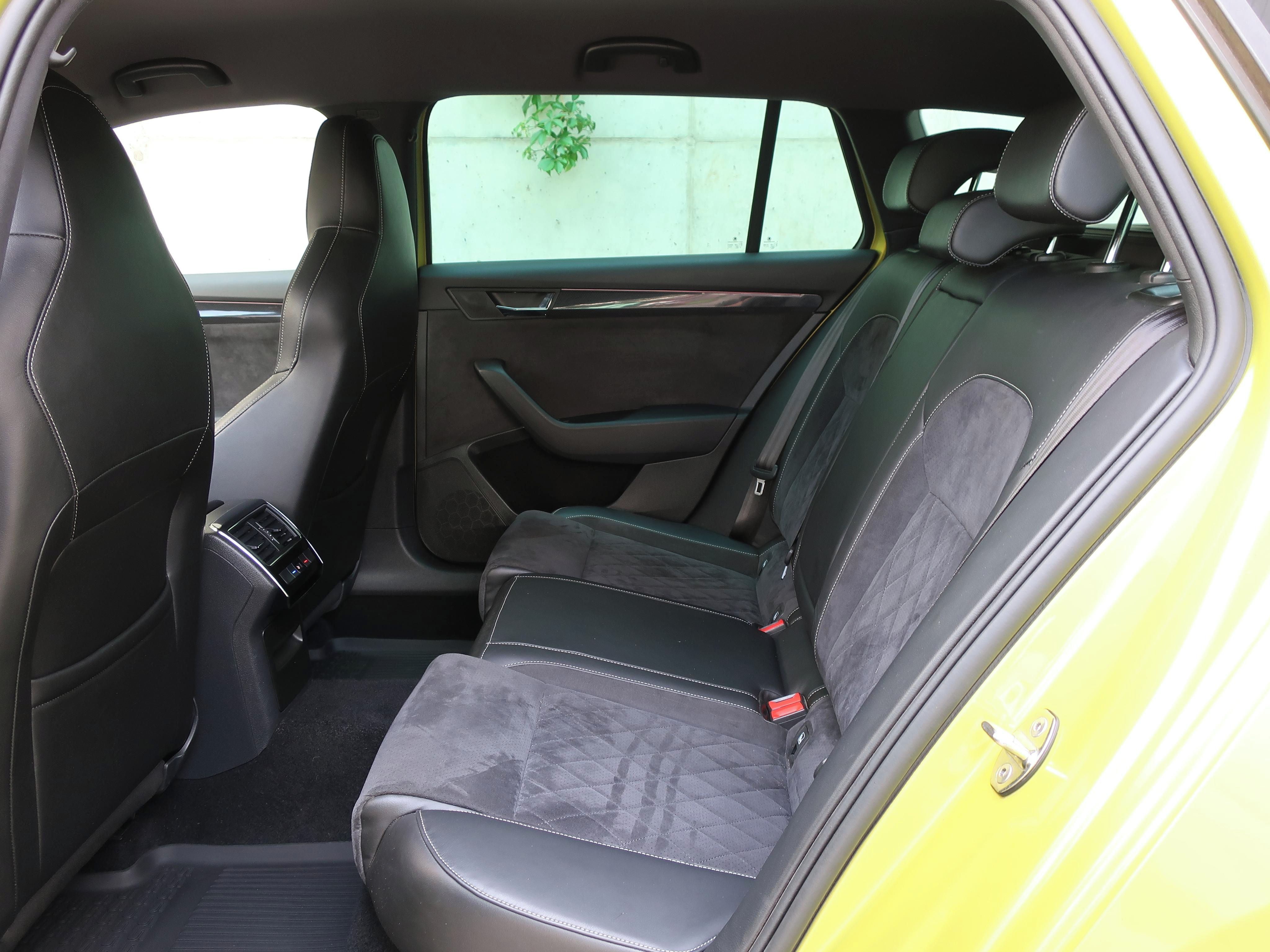 Škoda Superb, SPORTLINE/2.0TDI-190PS/CANTON - fotka 6