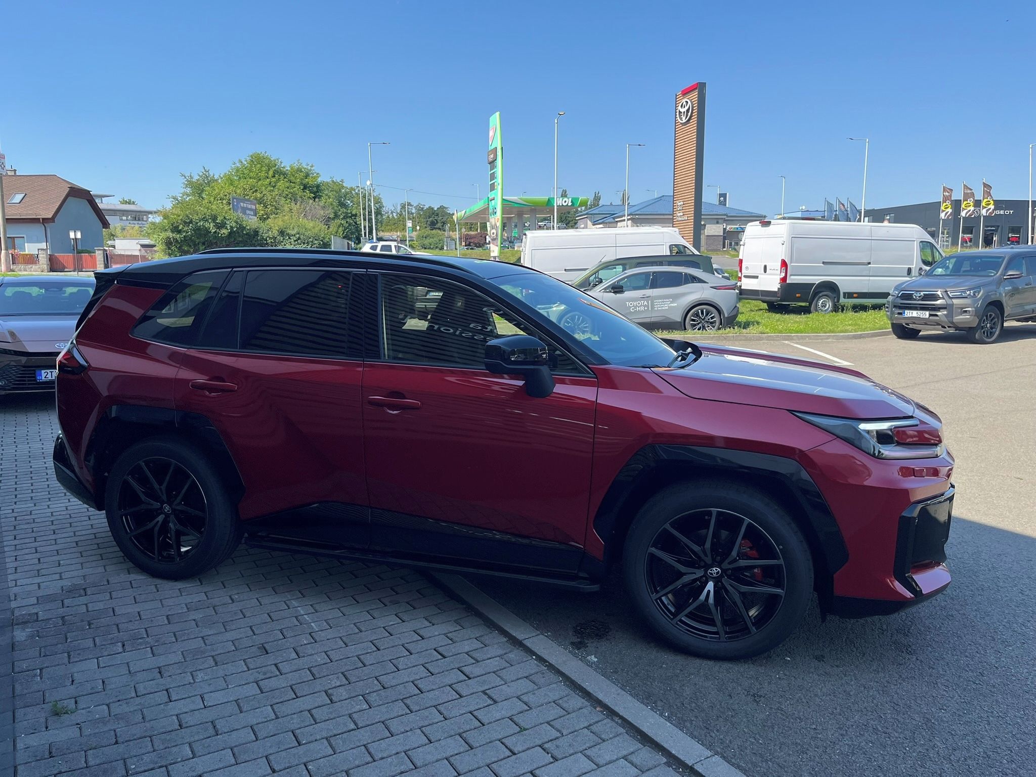 Toyota Rav4, 2.5L HEV GR Sport + TAŽNÉ - fotka 4