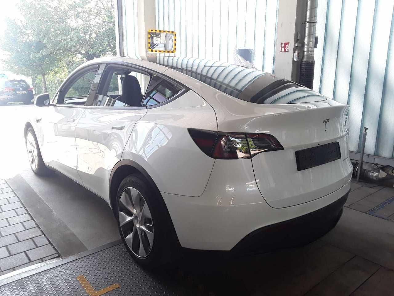 Tesla Model Y, LONG RANGE DUAL MOTO 92,7% - fotka 2