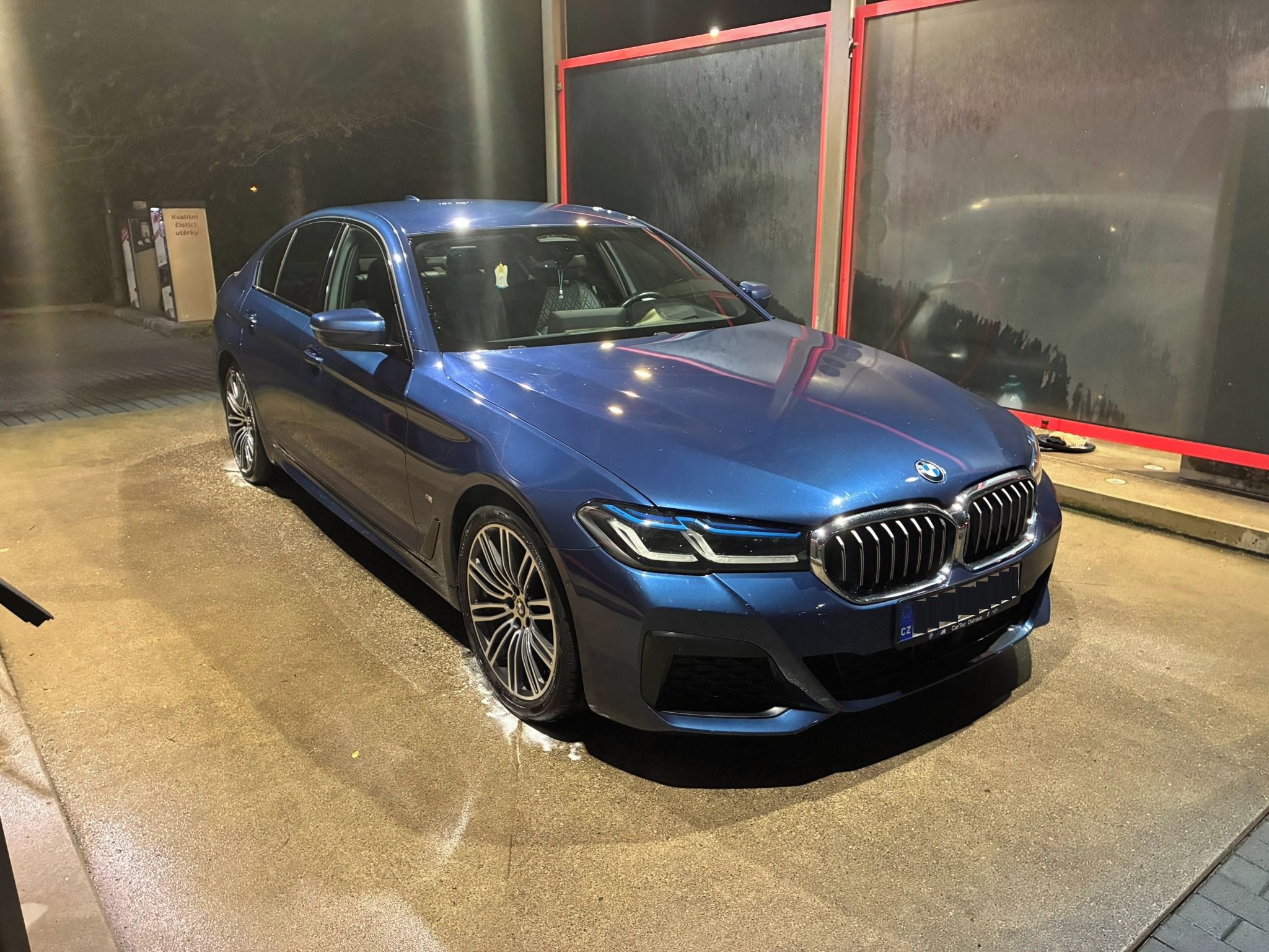 BMW Řada 5, 530d xD M Sport LCI | 286k - fotka 3