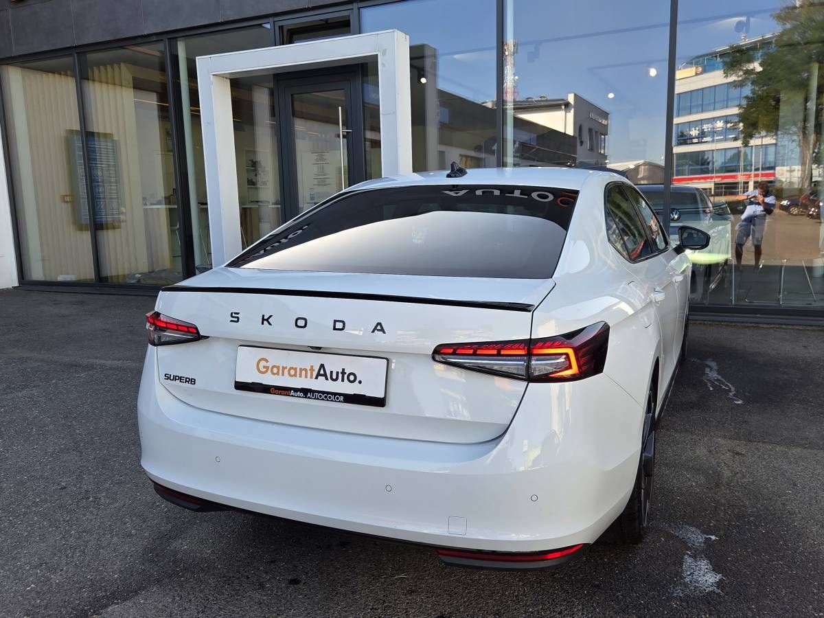 Škoda Superb, 2.0 TDI Sportline - fotka 3
