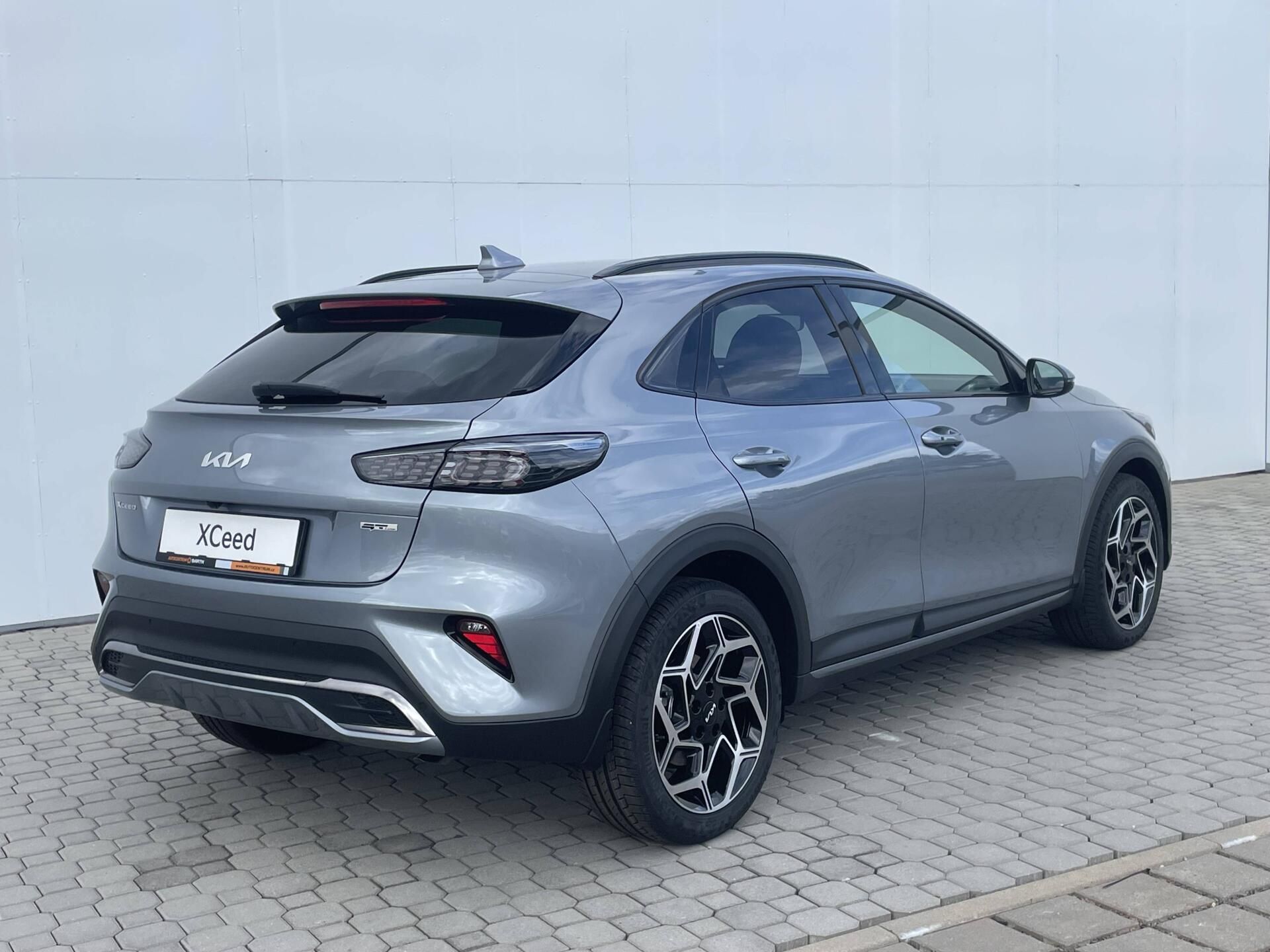 Kia XCee´d, GT-LINE 7DCT 1,6 T-GDi - fotka 2