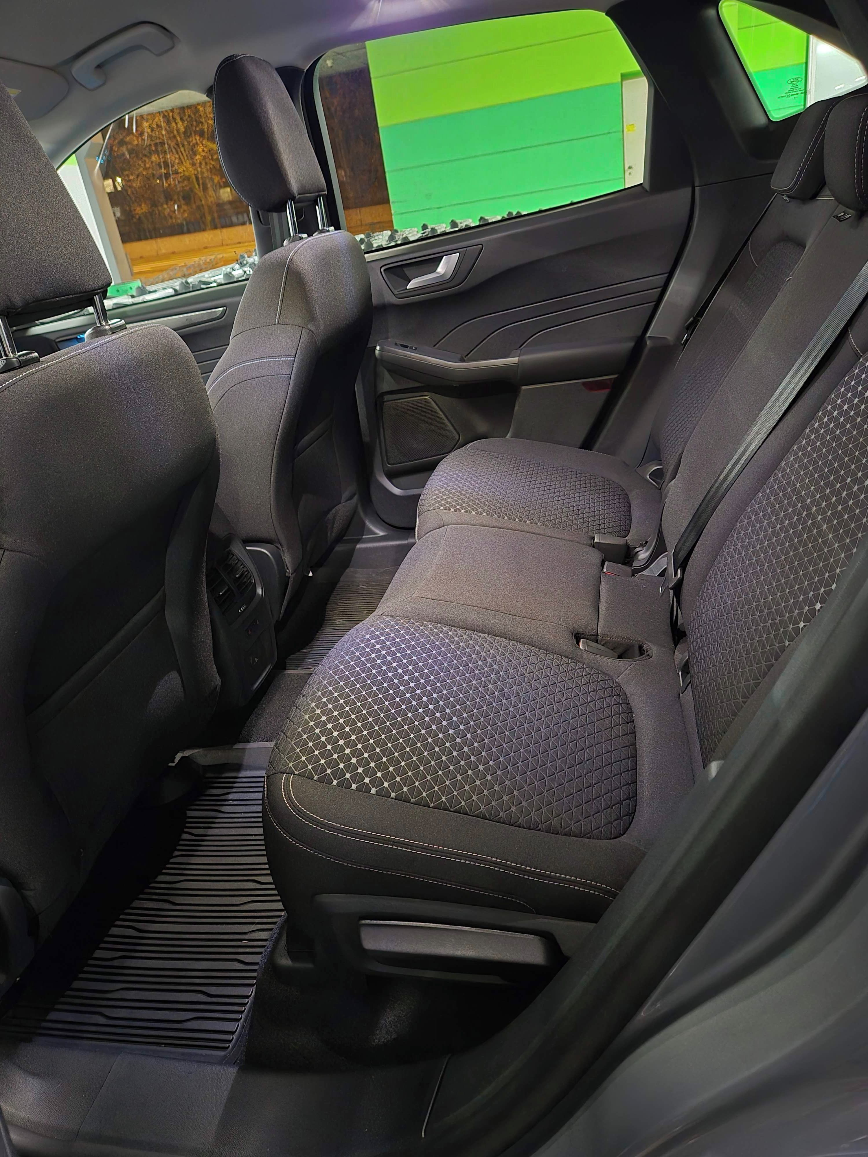 Ford Kuga, Ford Kuga 2.5 HEV 4x2 Titanium - fotka 6