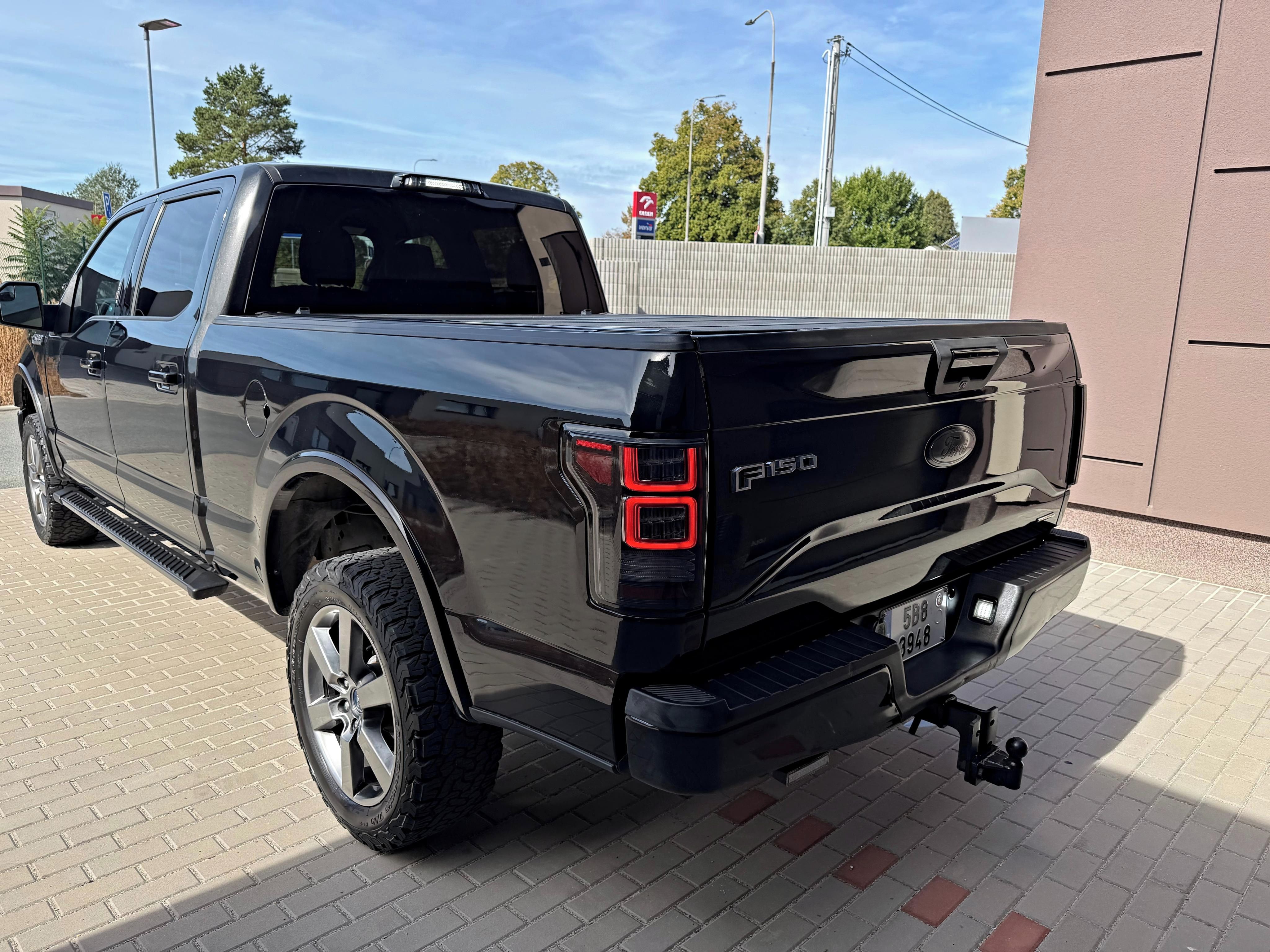 Ford F-150, XLT, double cab, DPH, 2x kola - fotka 4