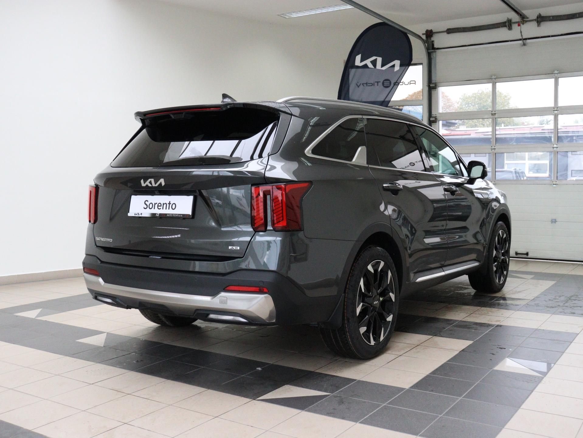 Kia Sorento, 2,2 CRDi 4x4 8DCT TOP - fotka 4