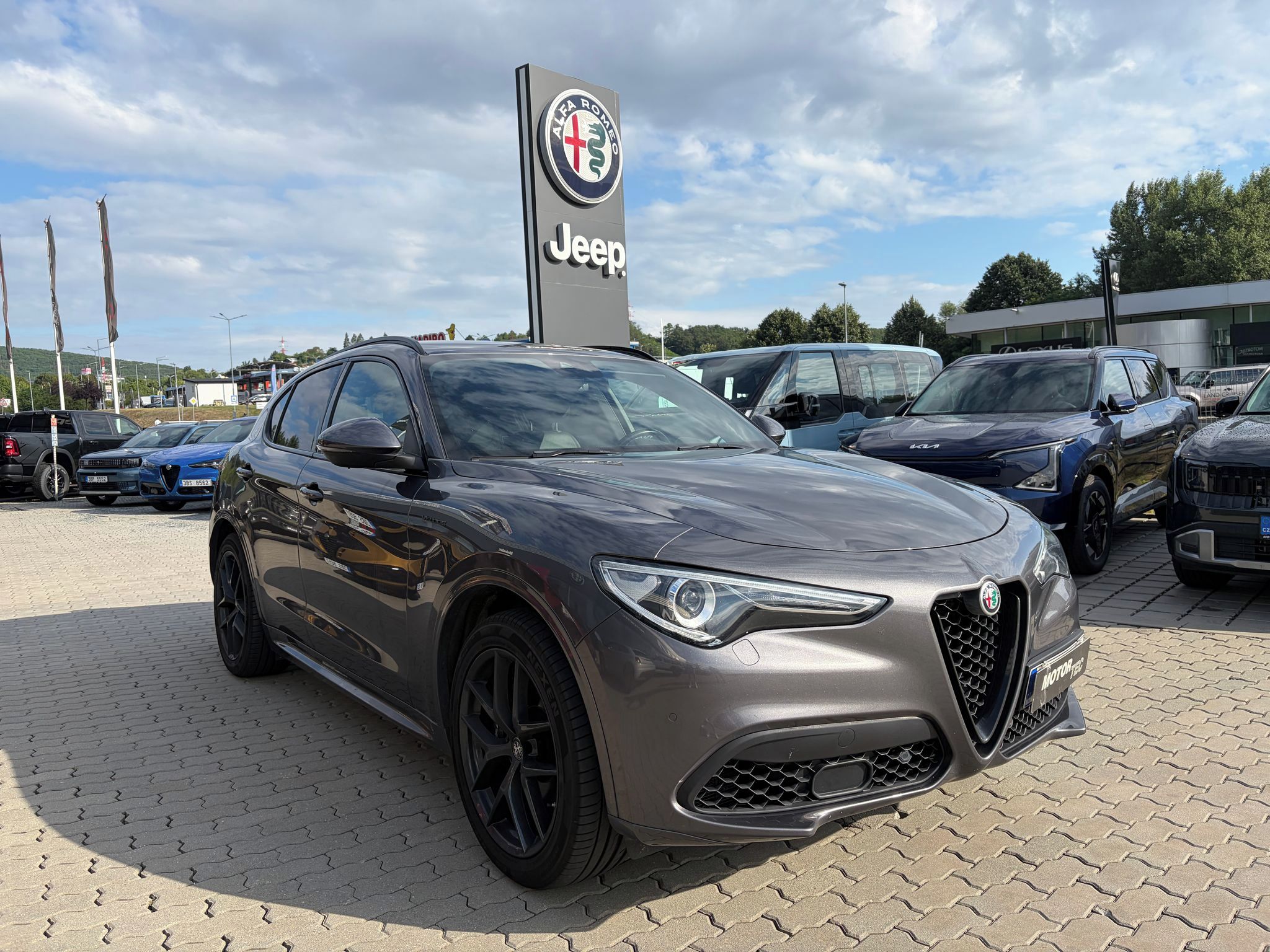 Alfa Romeo Stelvio, 2.0T 280k AWD Veloce AT8 - fotka 2