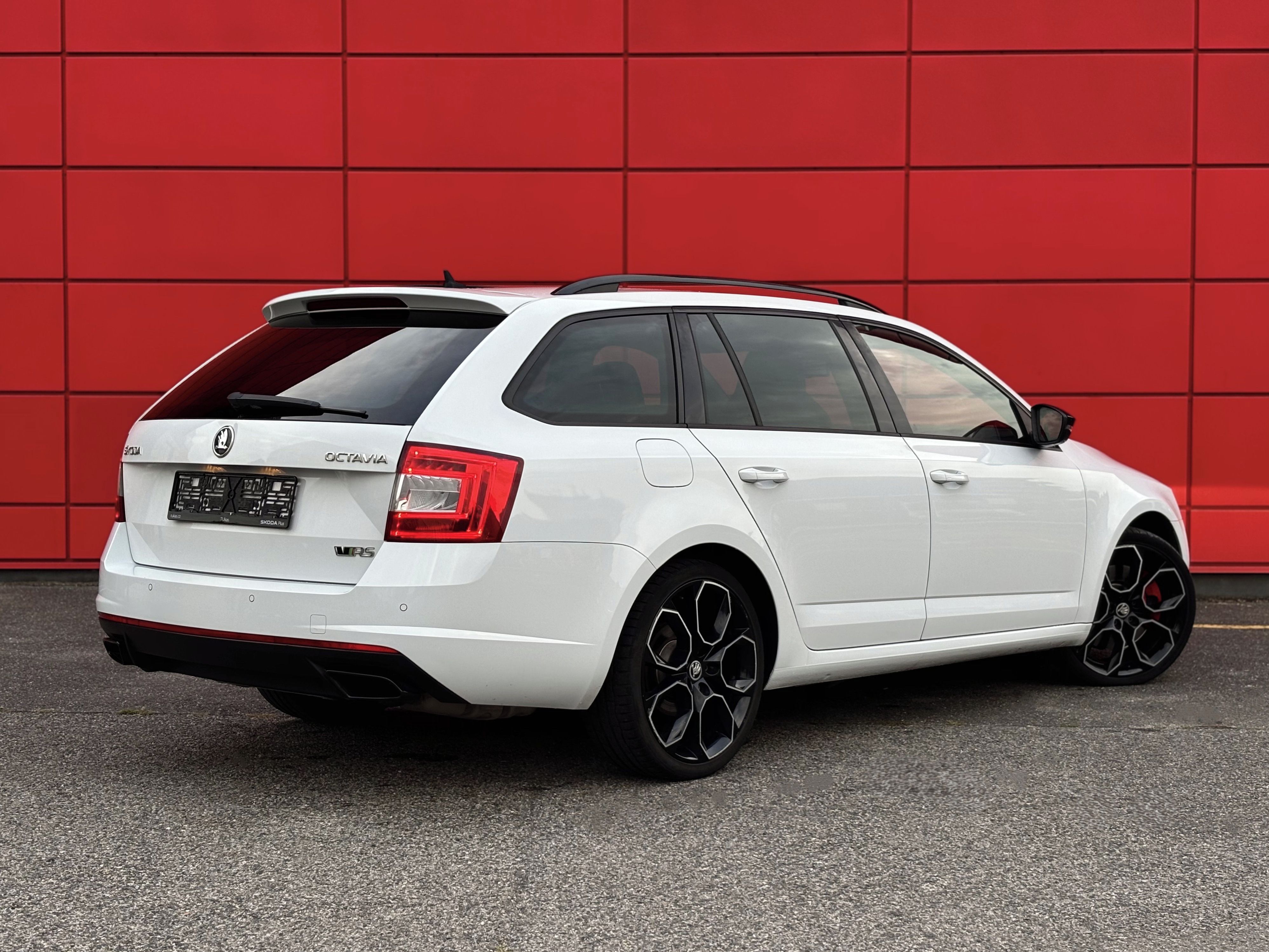 Škoda Octavia, 2.0 TSI 169kW DSG VAQ Webasto - fotka 2