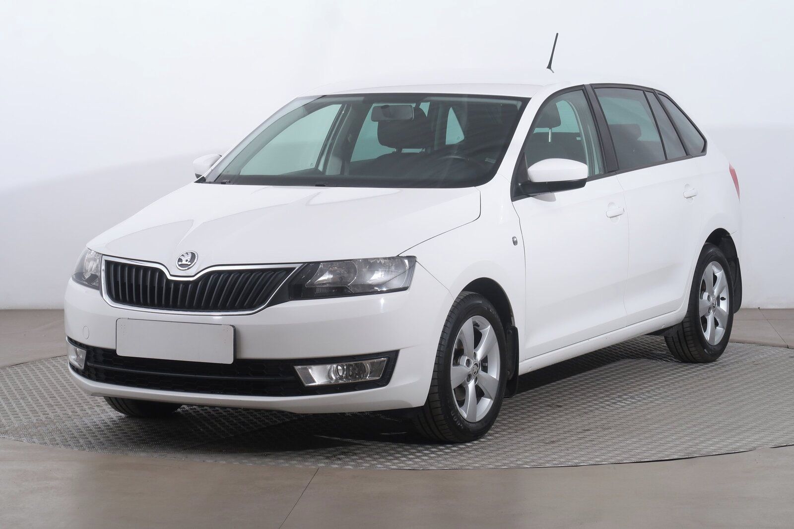 Škoda Rapid, 1.2 TSI, Spaceback, Serv.kniha - fotka 2