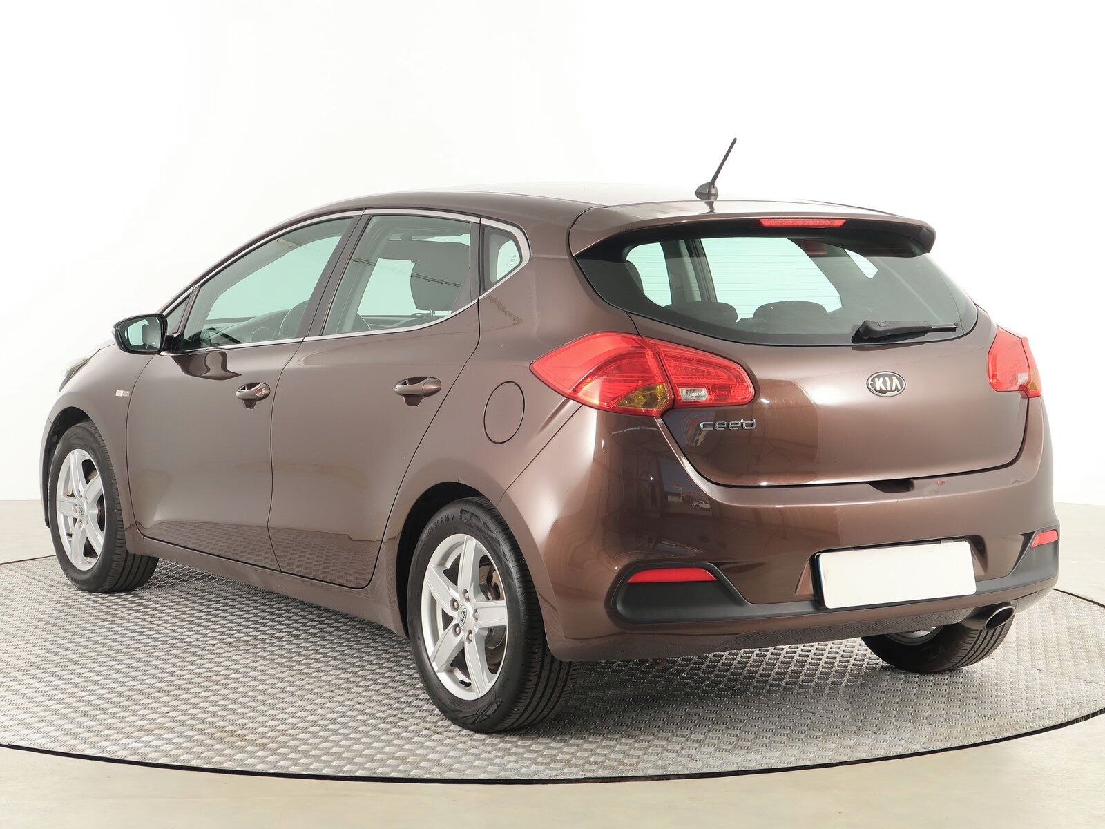 Kia Cee´d, 1.4 CVVT, Serv.kniha - fotka 4