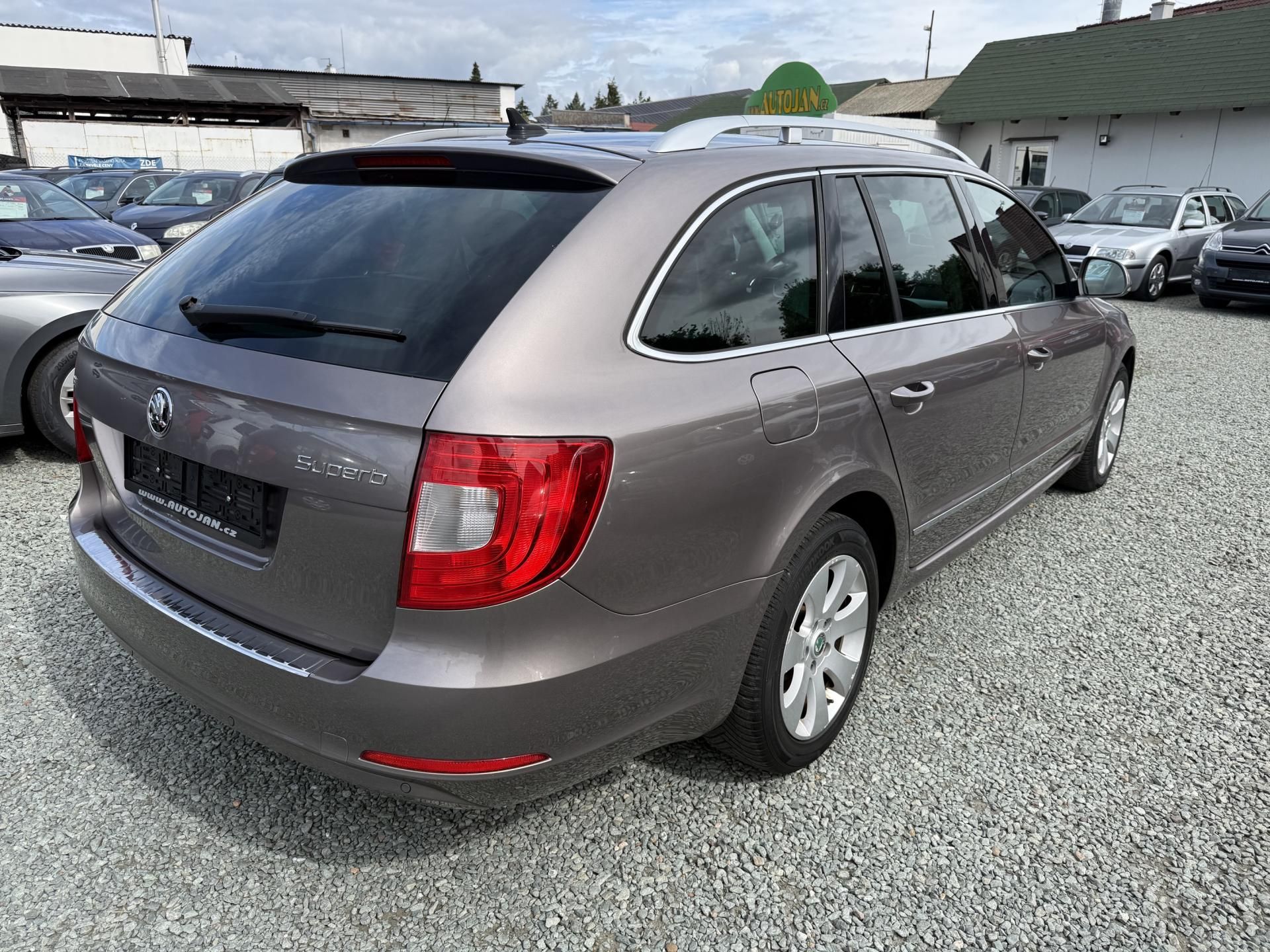 Škoda Superb, 1.4 TSI ELEGANCE - fotka 5