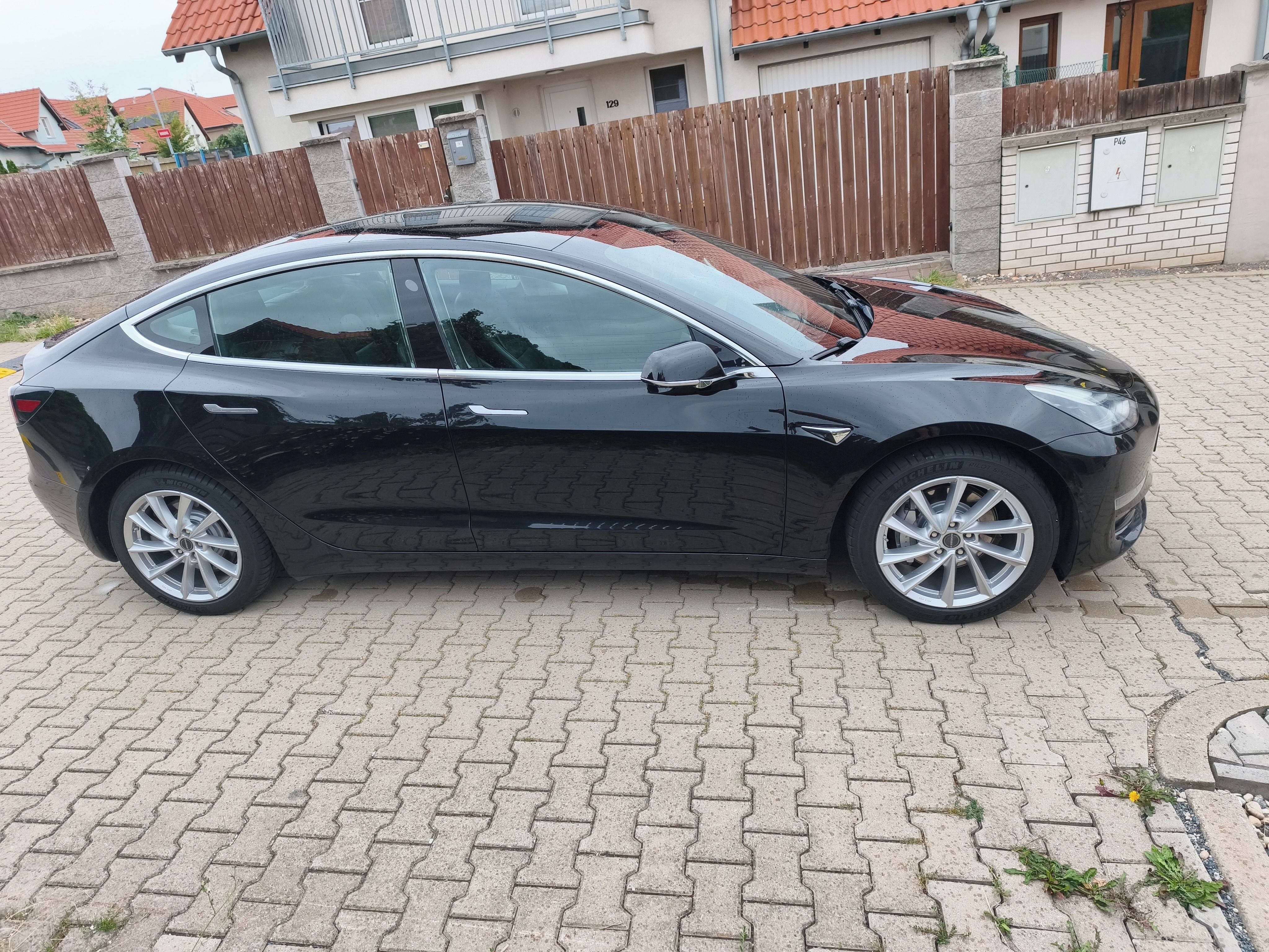 Tesla Model 3, Stadard + SoH 80% - fotka 6