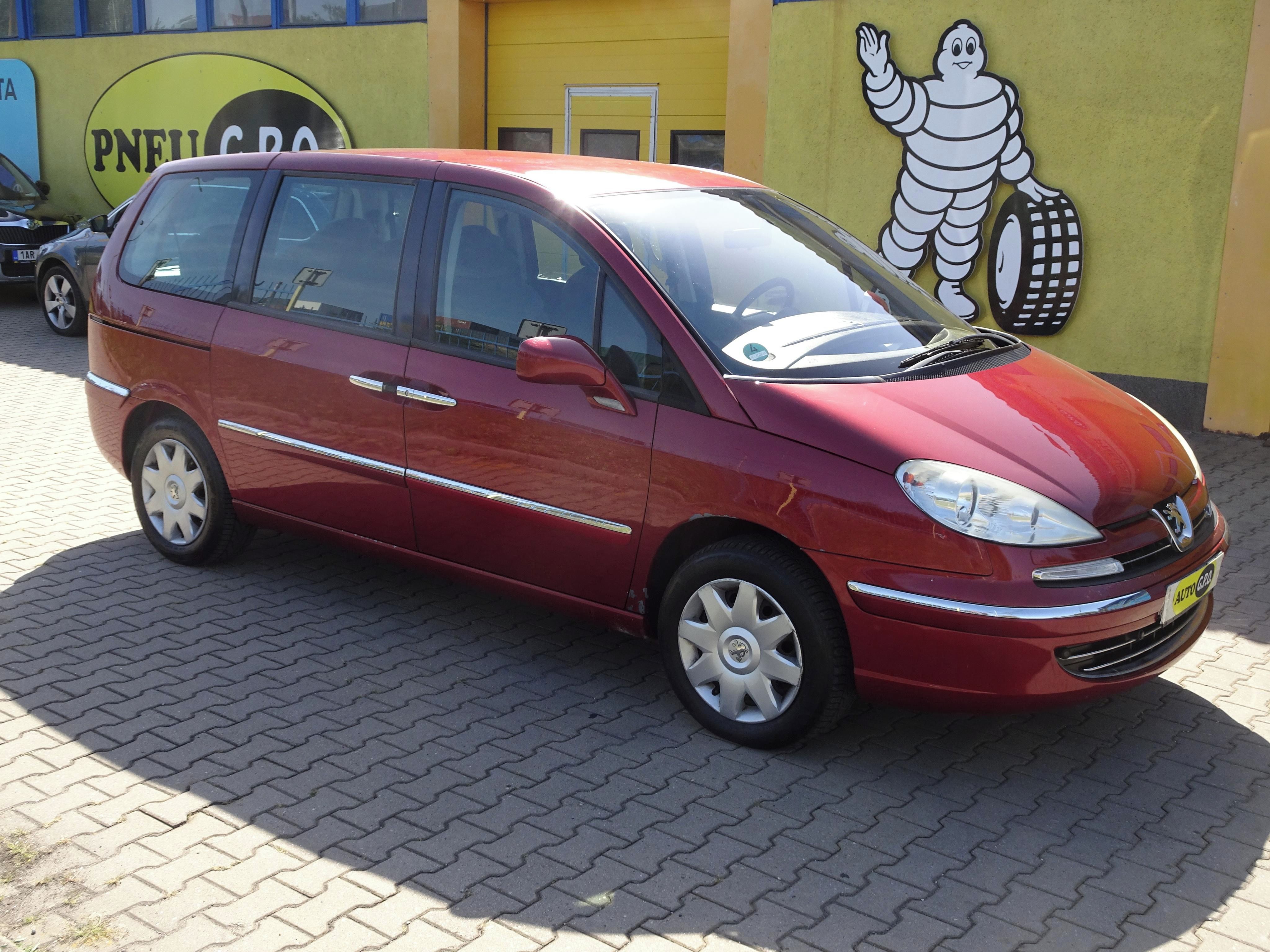 Peugeot 807, 2.0i 16V 8 míst - fotka 2