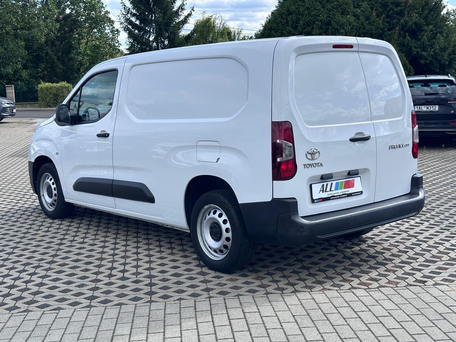 Toyota Proace City, 75 kW - fotka 5