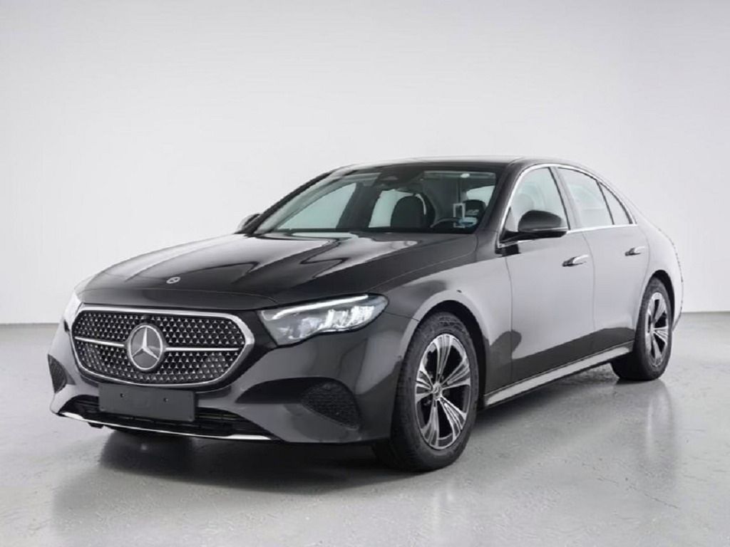 Mercedes-Benz Třídy E, E220d*Pano*ACC*AgilityControl