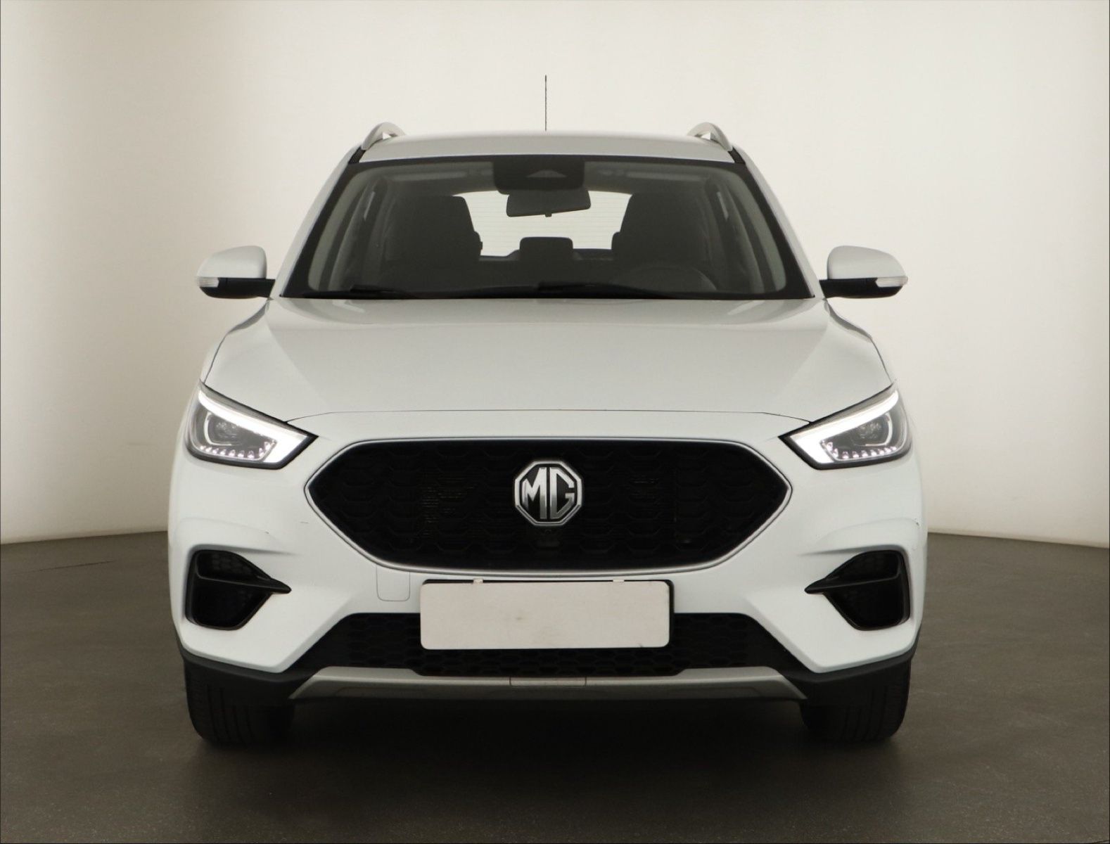MG ZS, 1.5, Essential Plus, ČR,1.maj - fotka 2