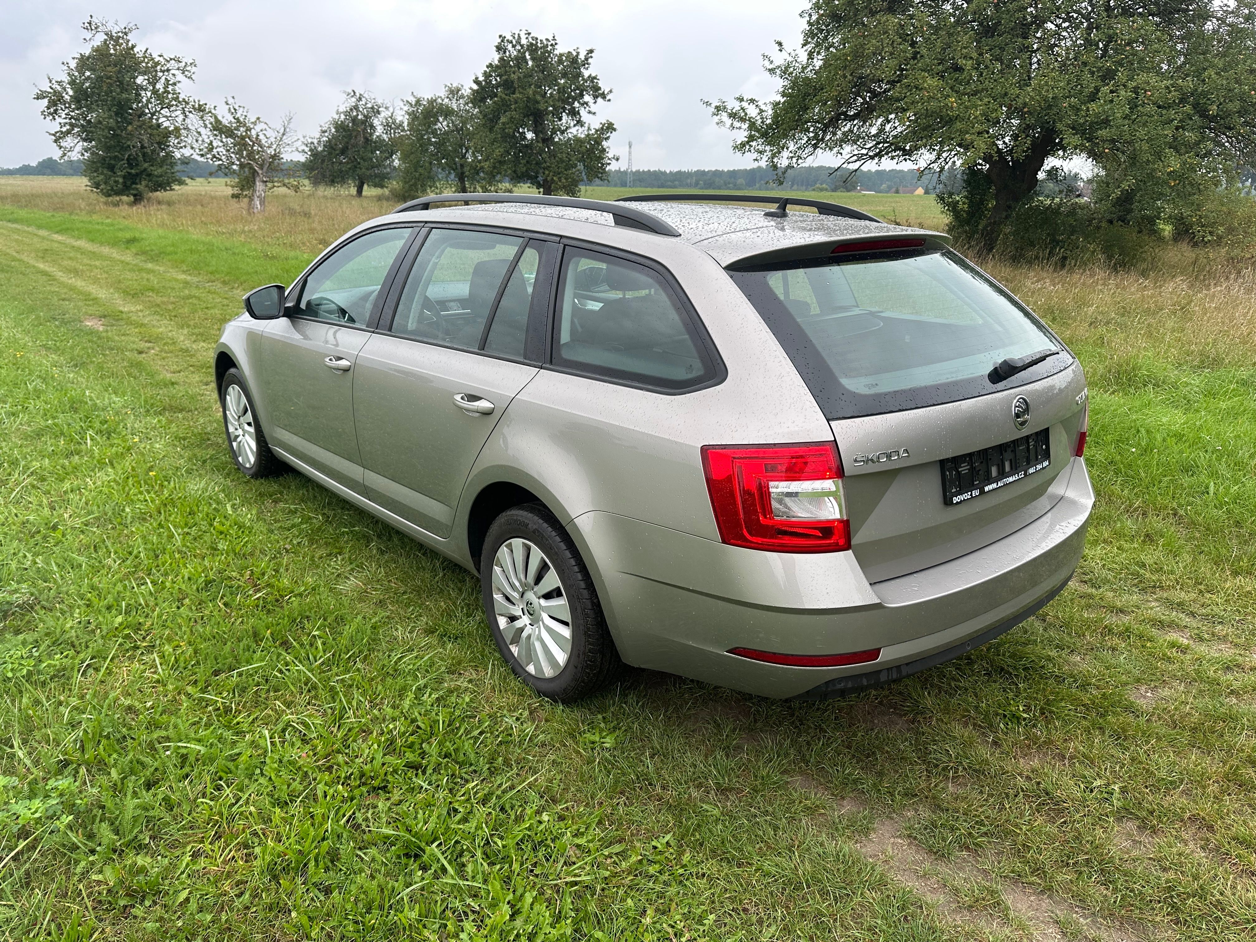 Škoda Octavia, COMBI 3-FACELIFT-1.6TDI-85KW - fotka 4