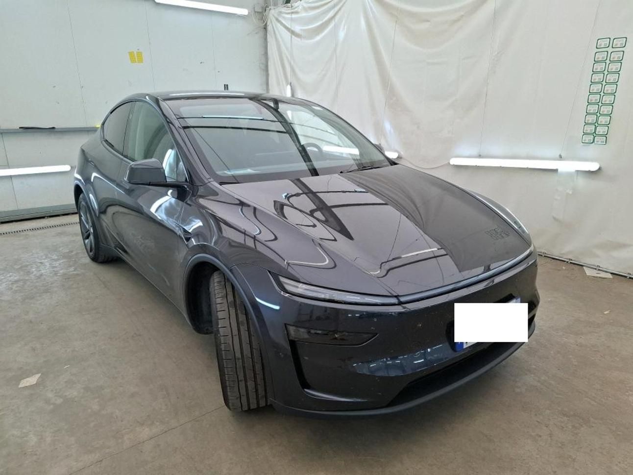 Tesla Model Y, RWD 220kw - fotka 2